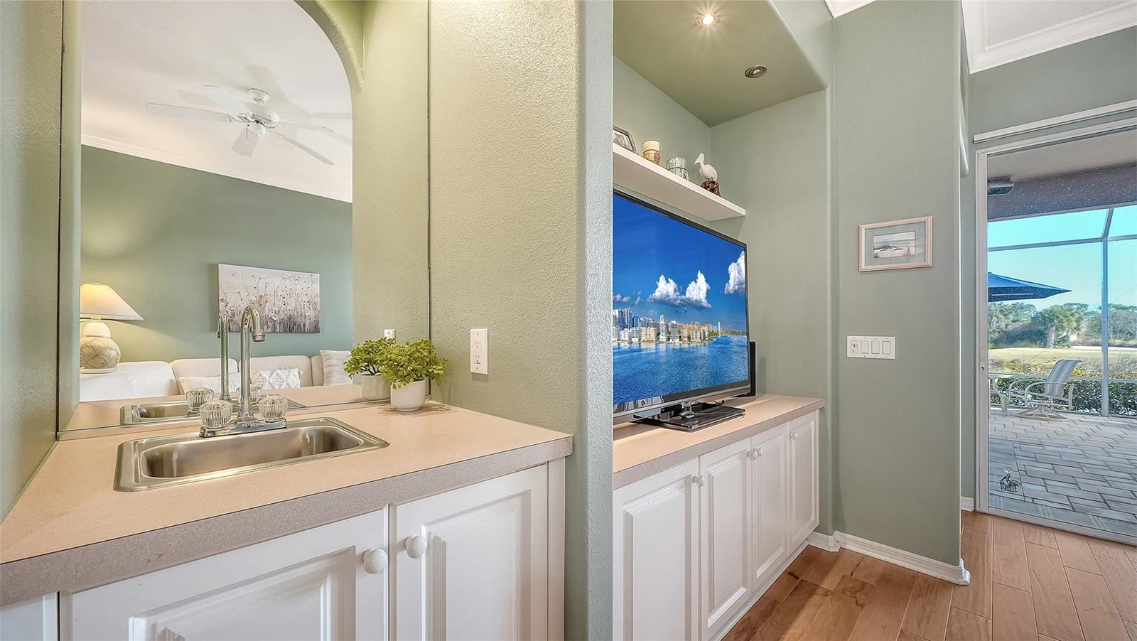 9447 FOREST HILLS CIR