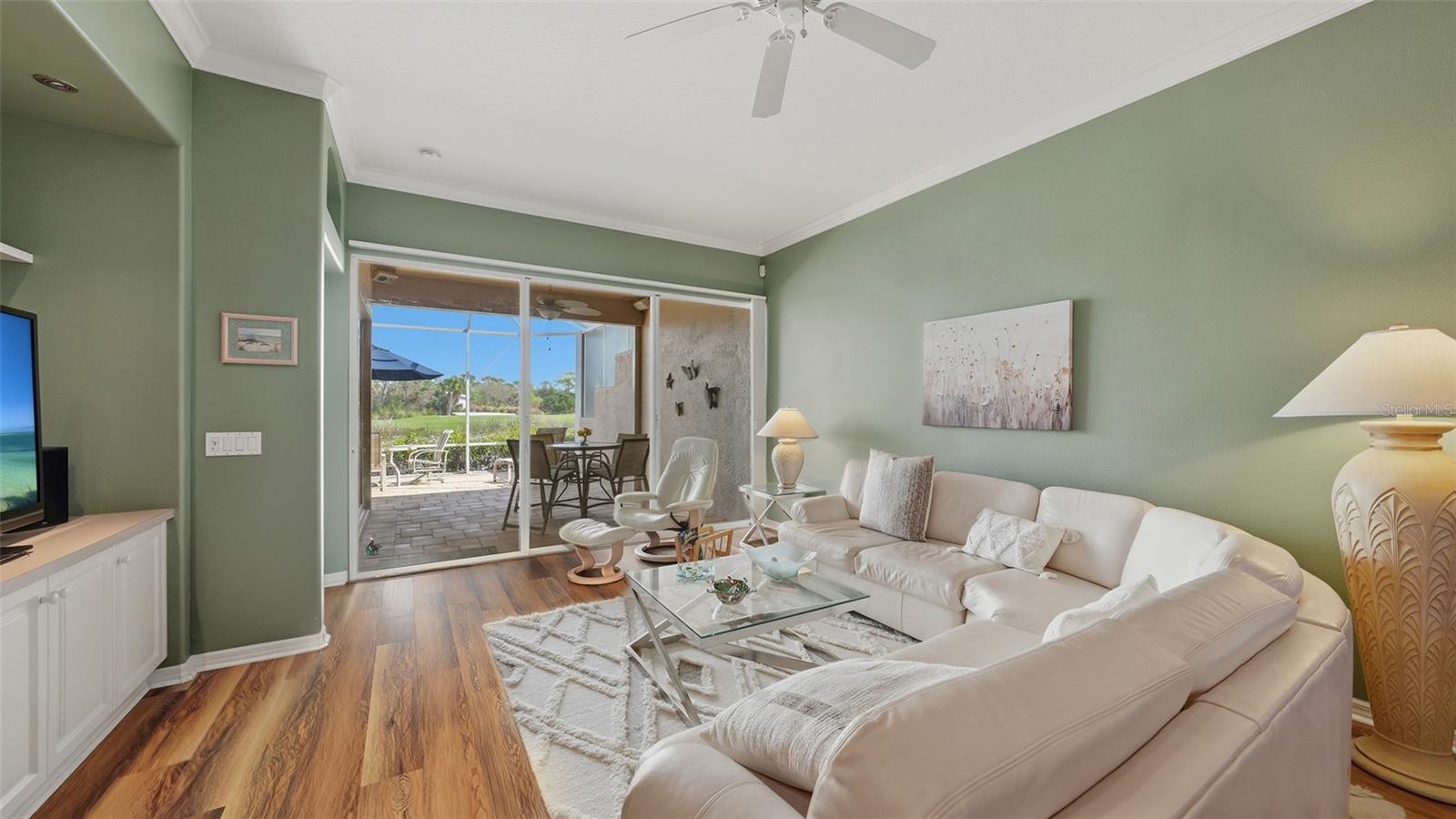 9447 FOREST HILLS CIR