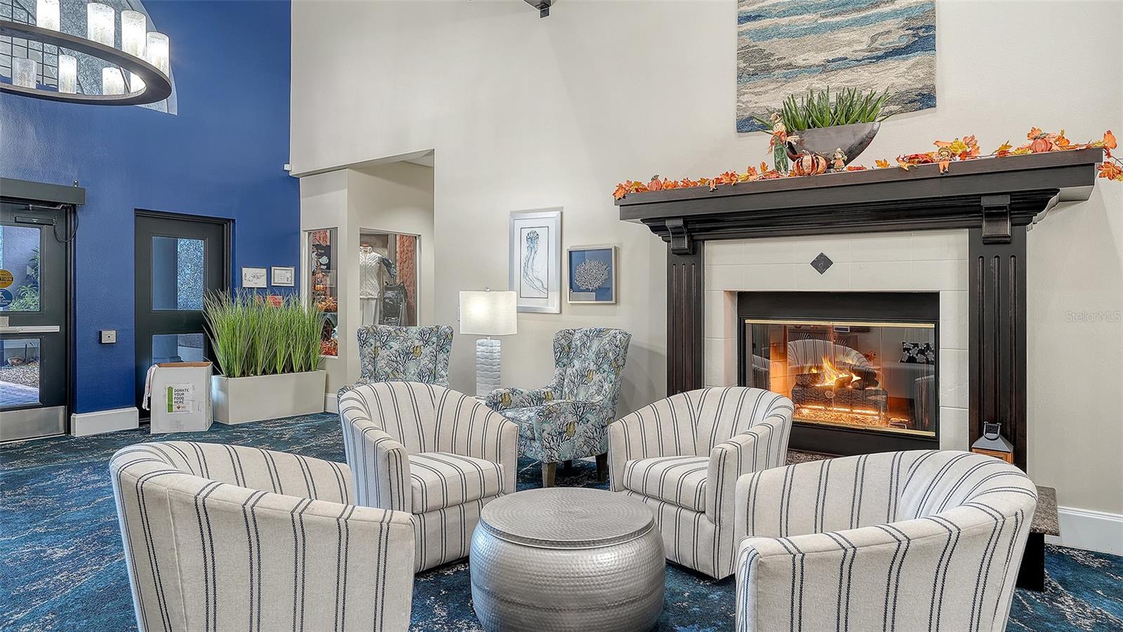 9447 FOREST HILLS CIR