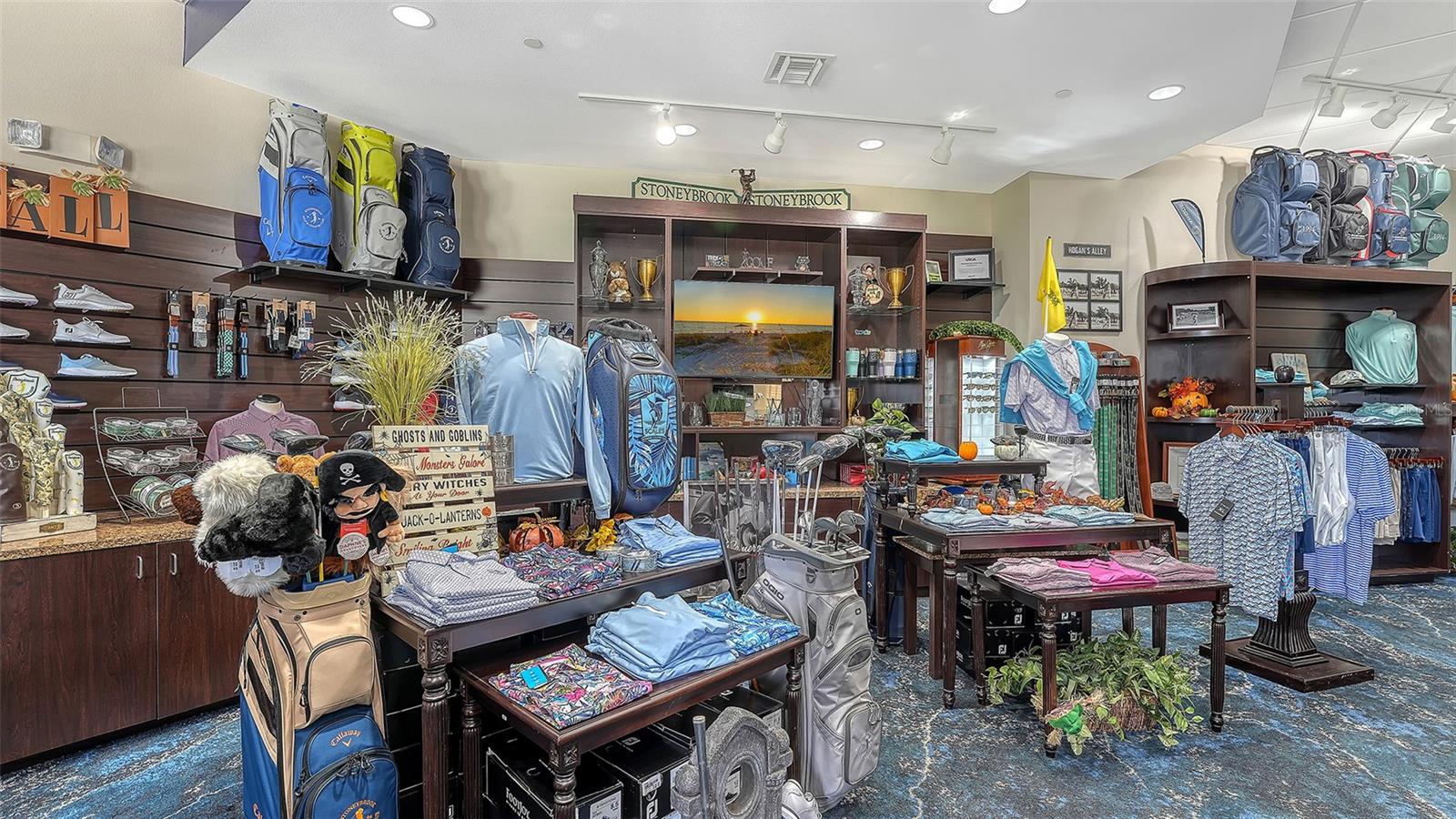 9447 FOREST HILLS CIR