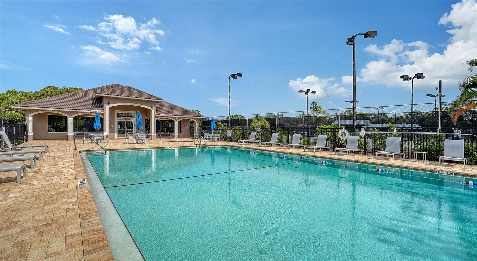 9447 FOREST HILLS CIR