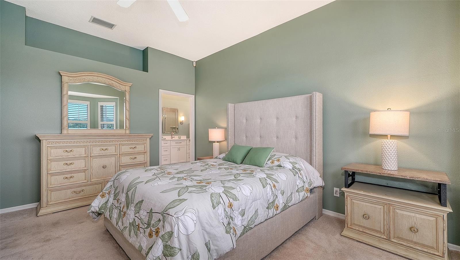 9447 FOREST HILLS CIR