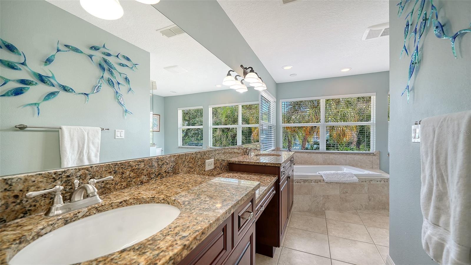 5188 SIESTA WOODS DR