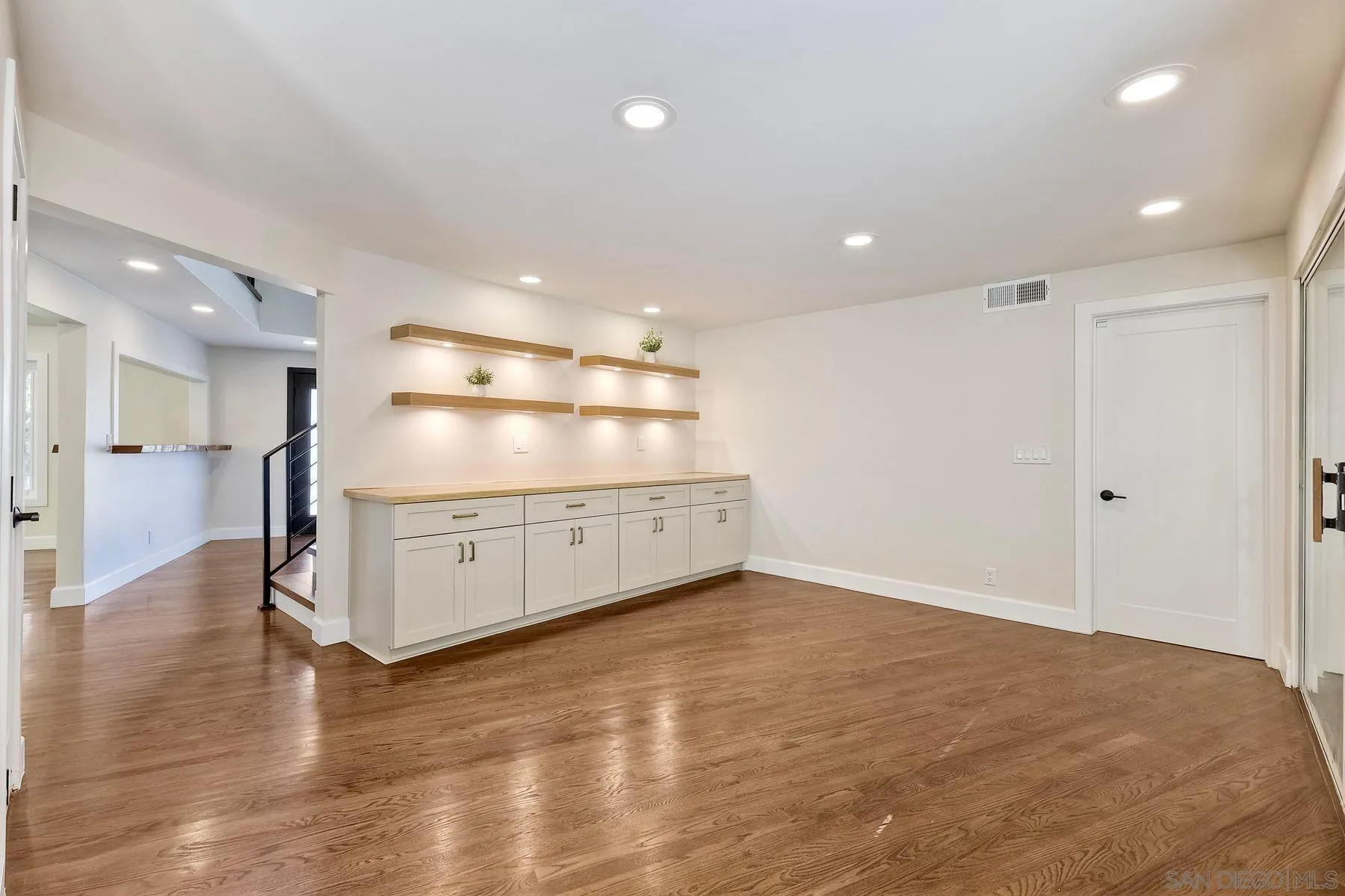 9945 Alto Dr.