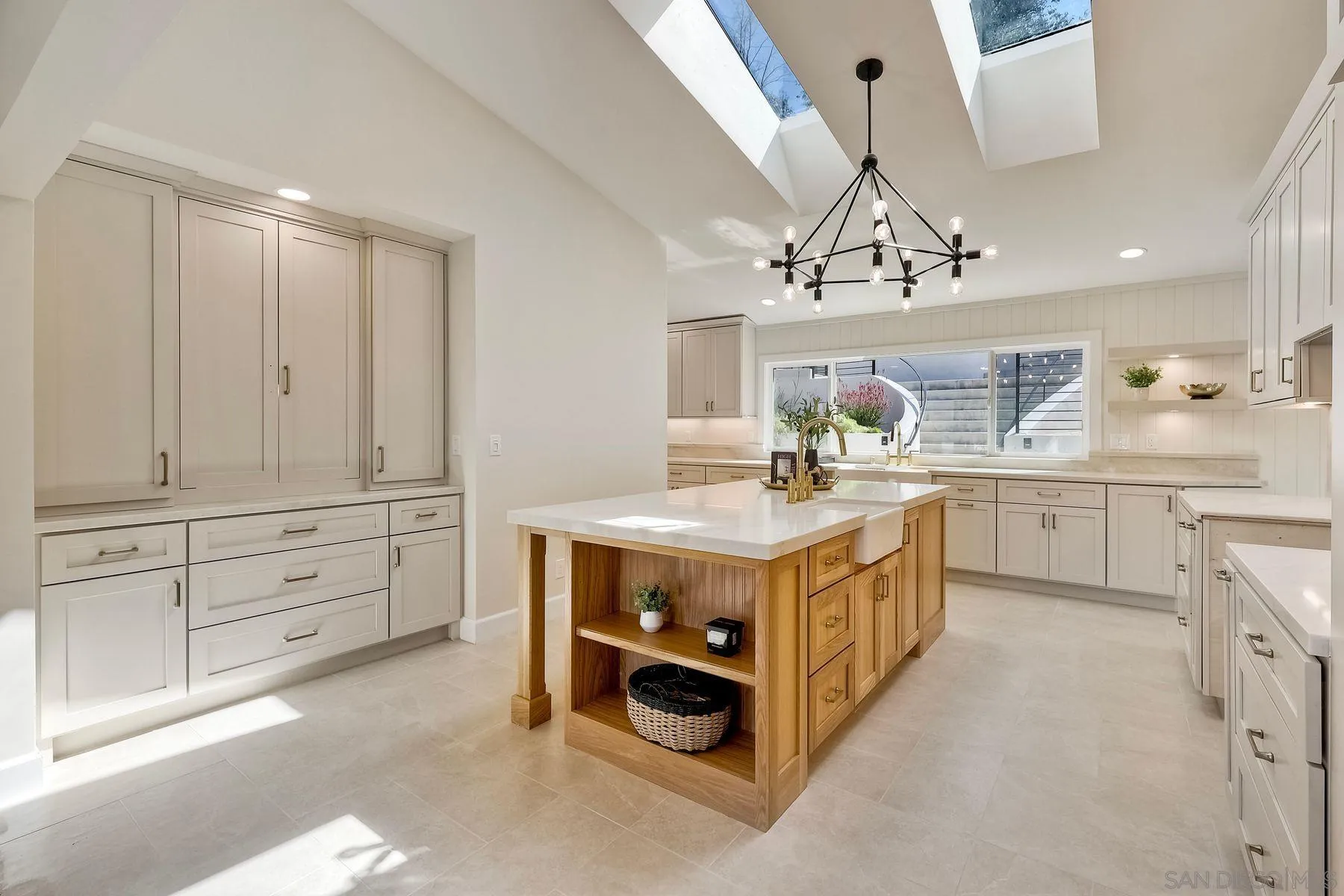 9945 Alto Dr.