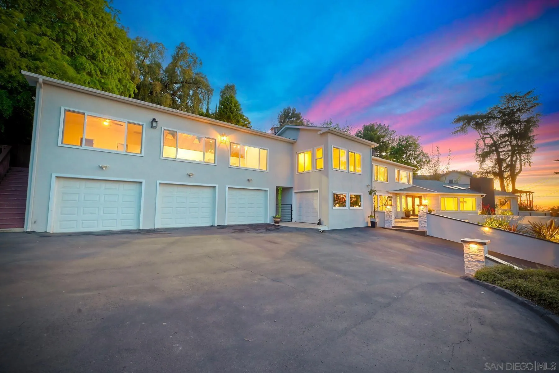 9945 Alto Dr.