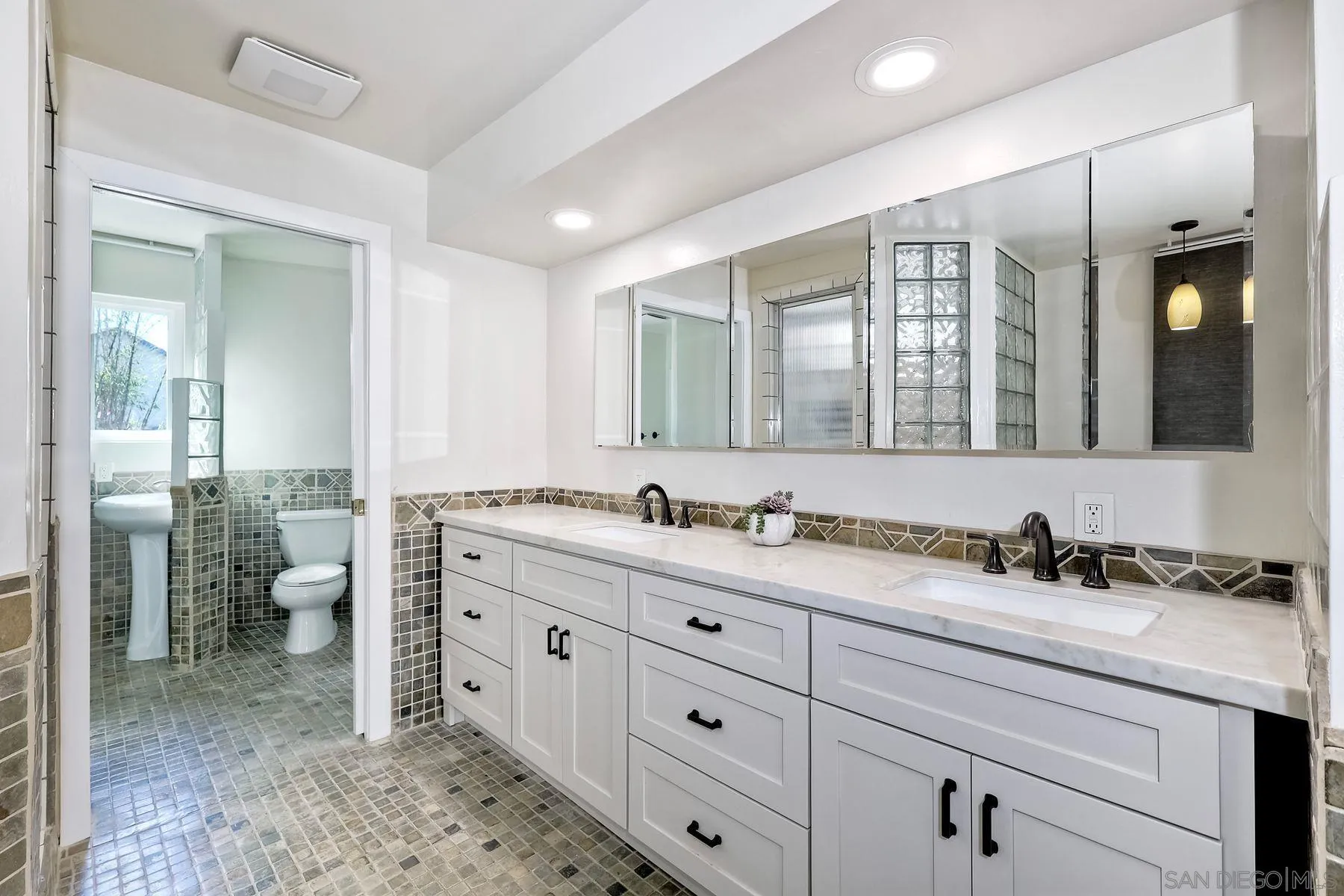 9945 Alto Dr.