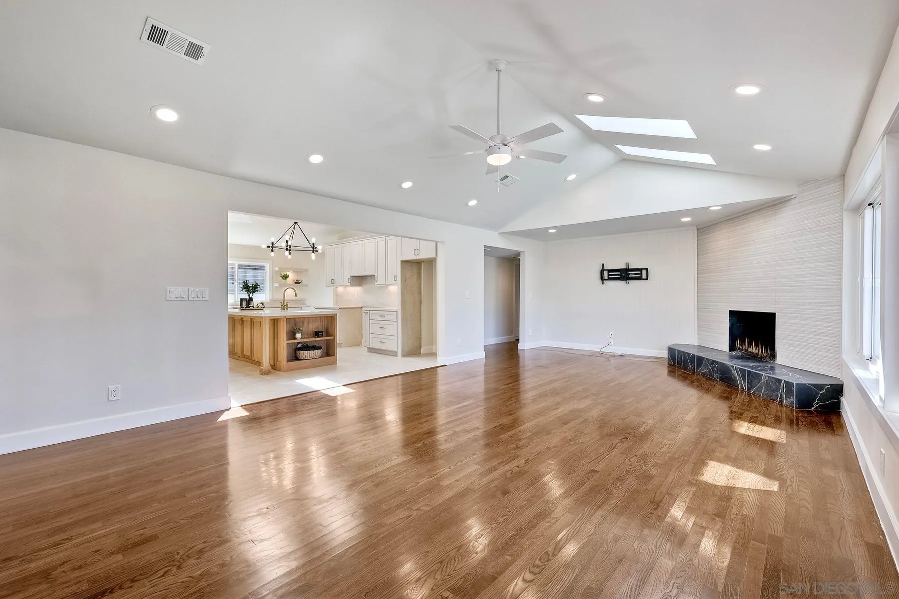 9945 Alto Dr.