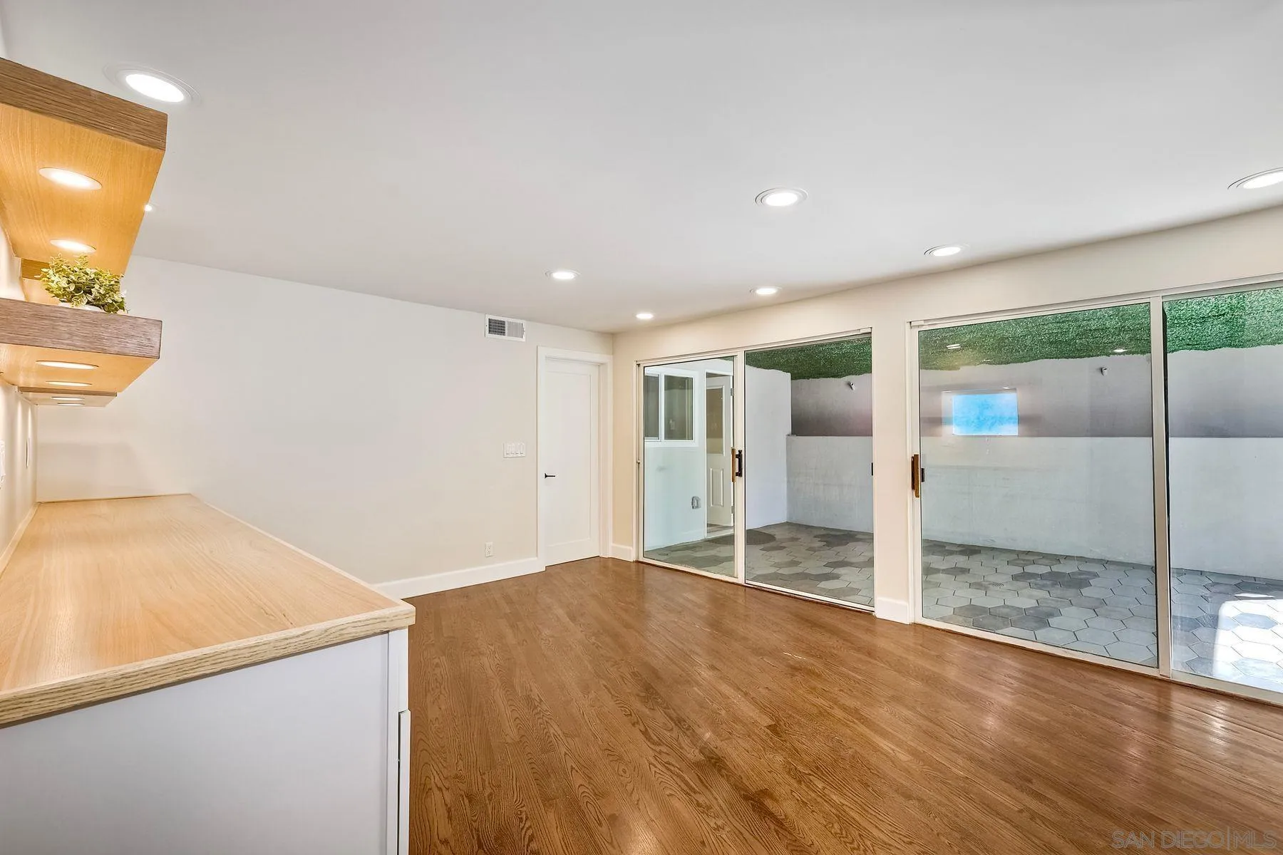 9945 Alto Dr.
