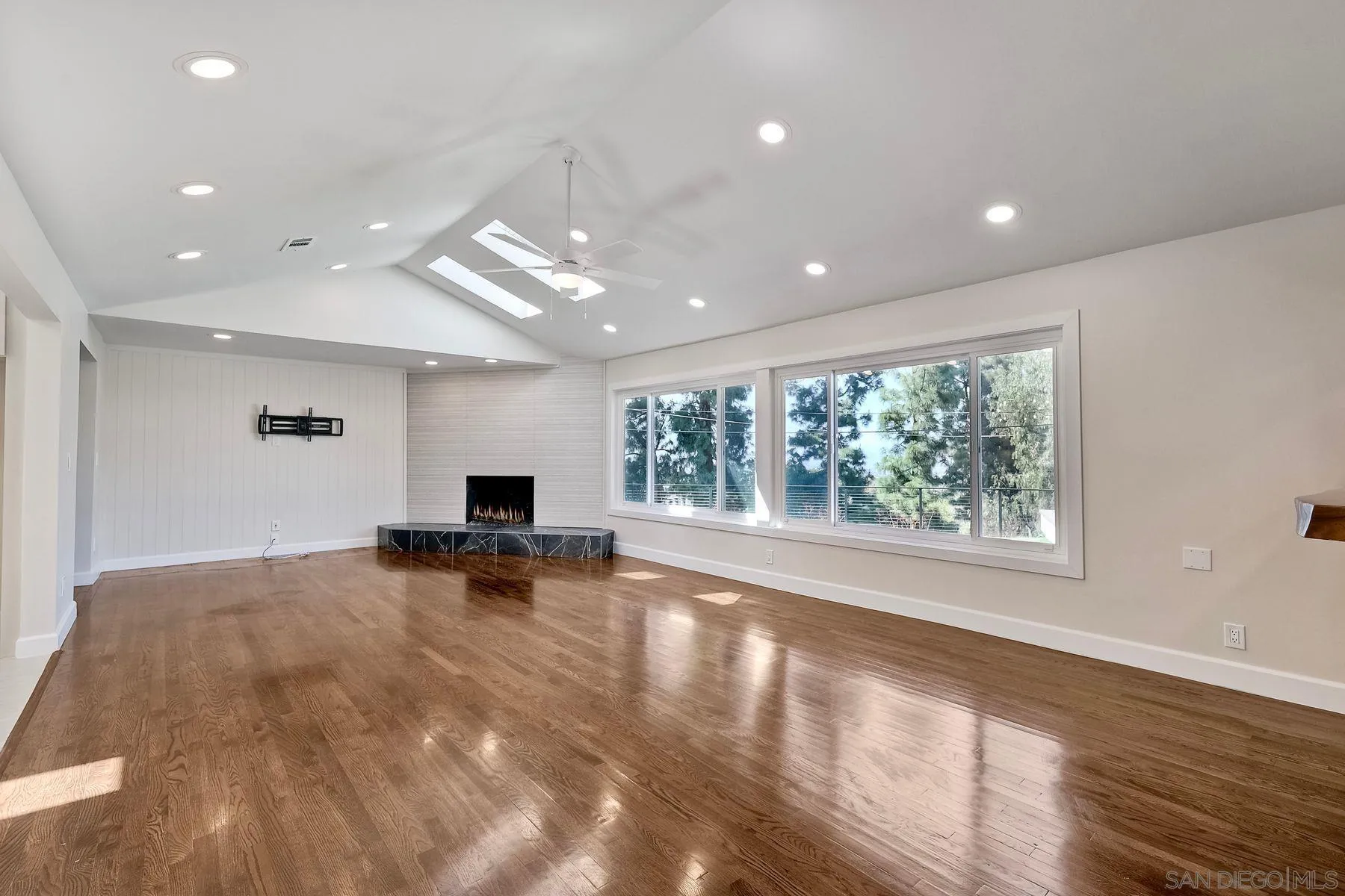 9945 Alto Dr.