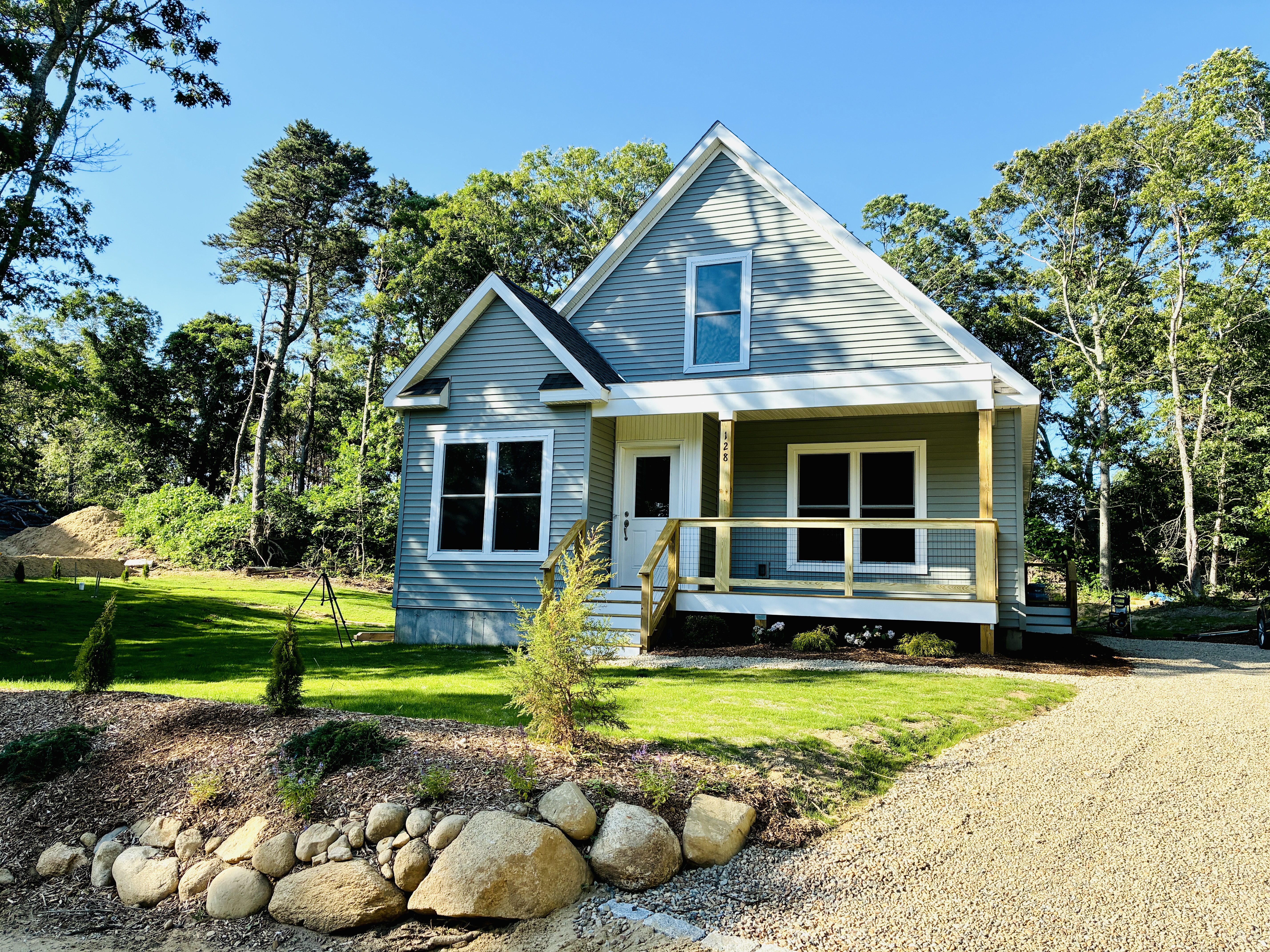 128 Manchester Avenue