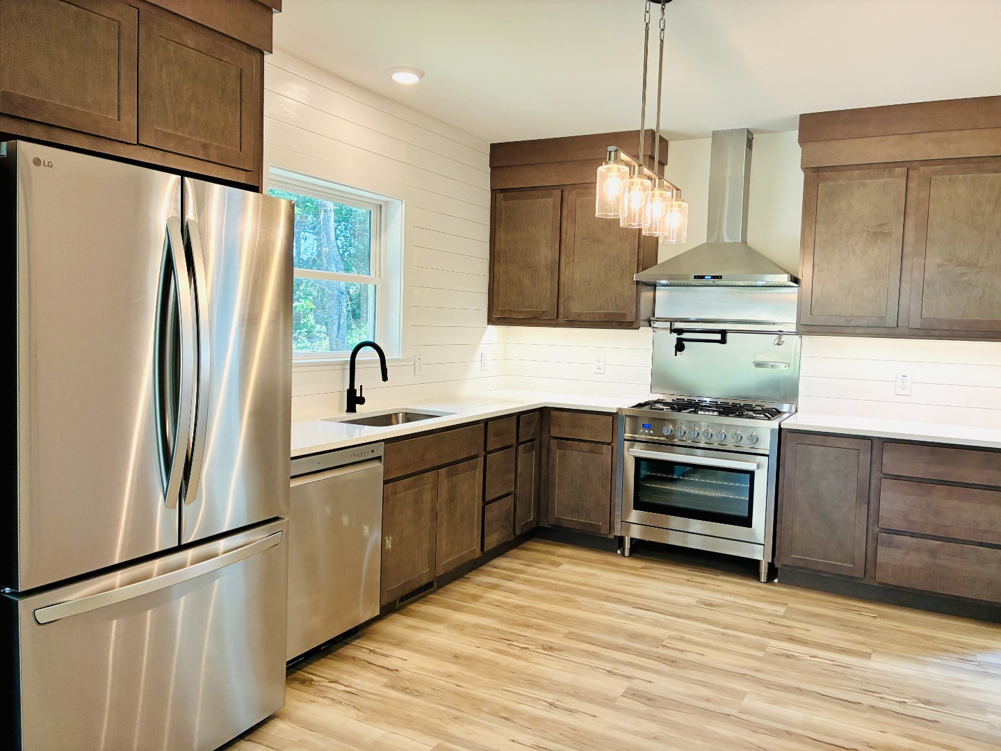 128 Manchester Avenue