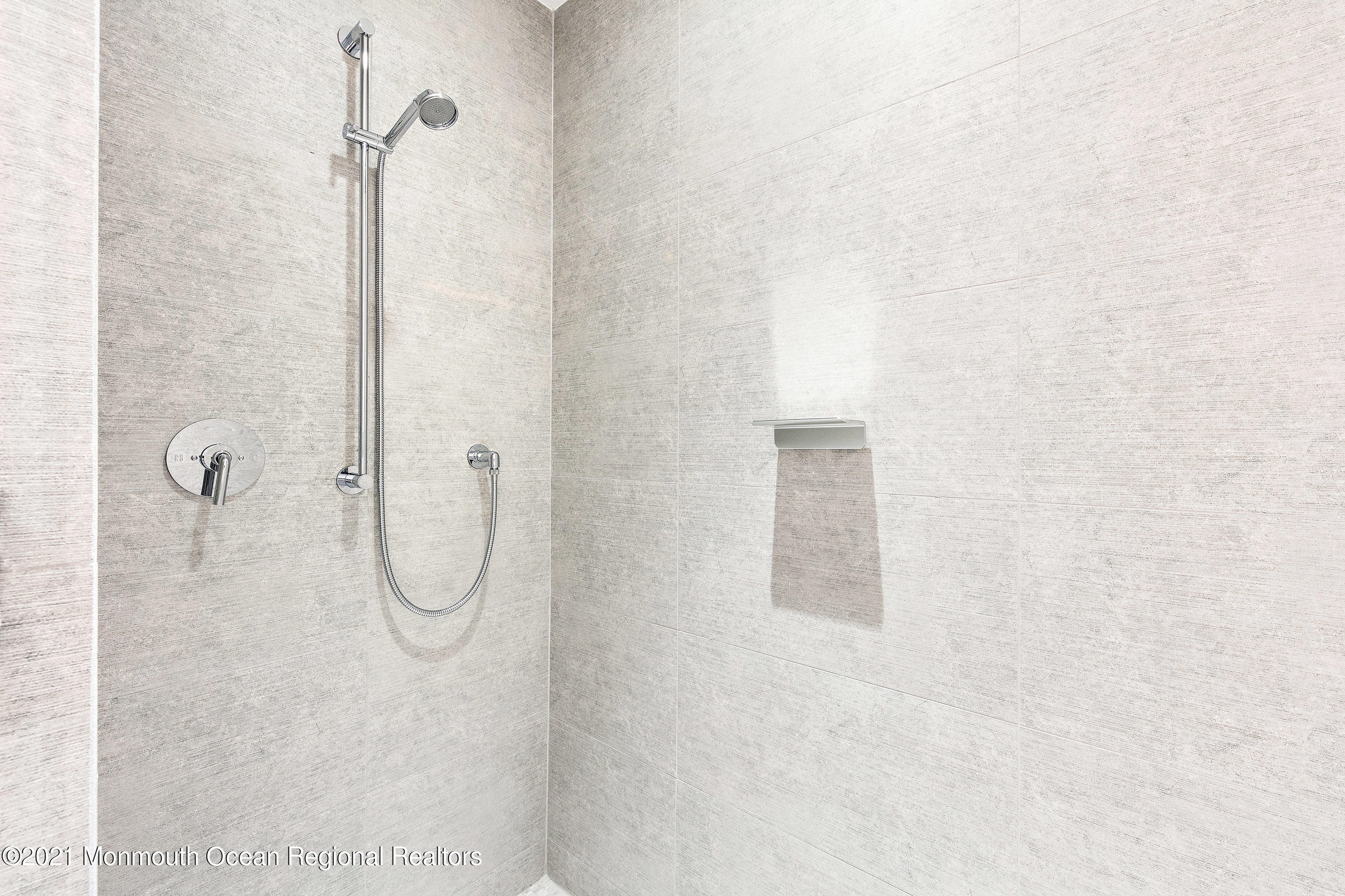 15 Morris Avenue, 317