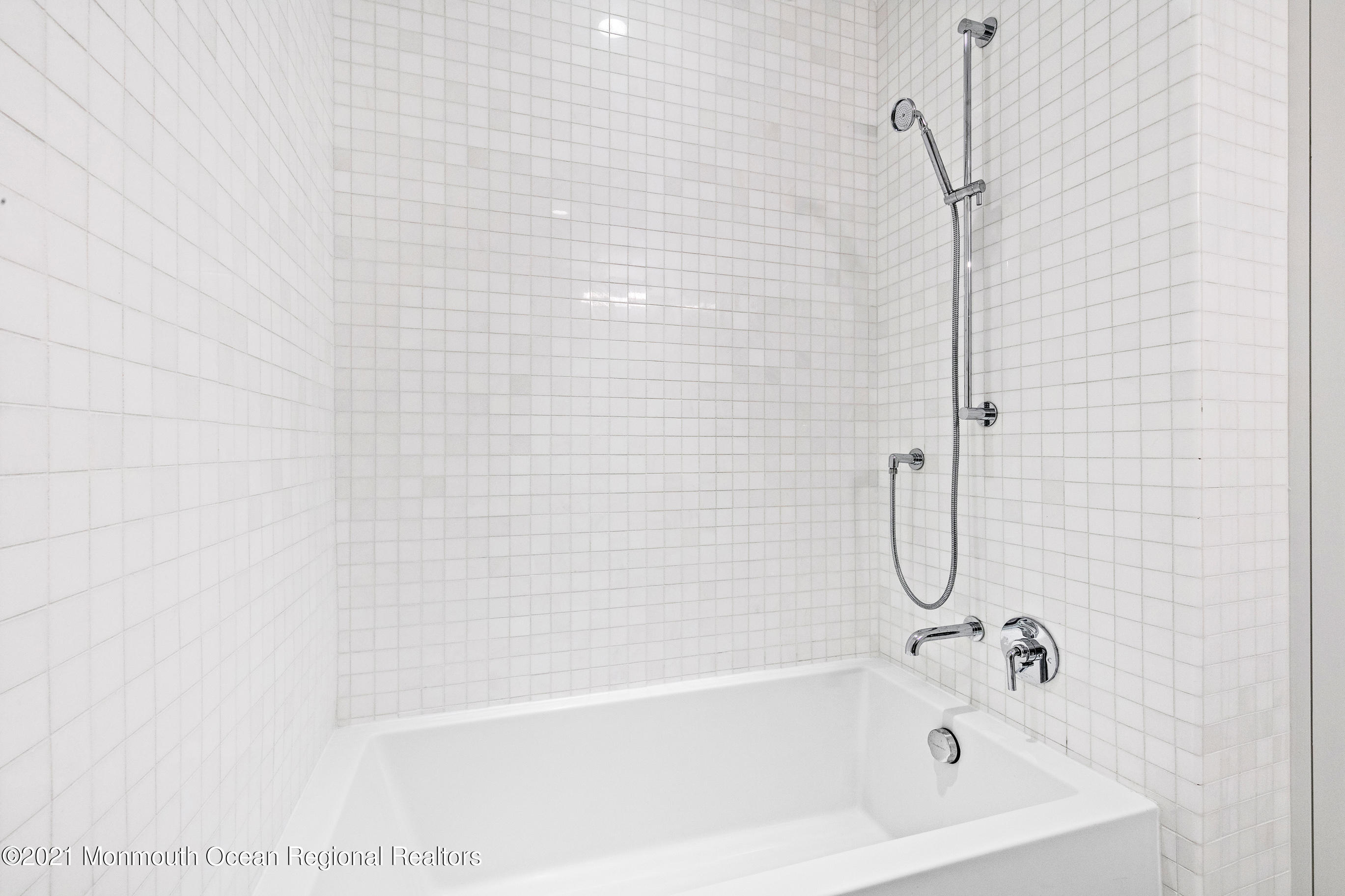 15 Morris Avenue, 317