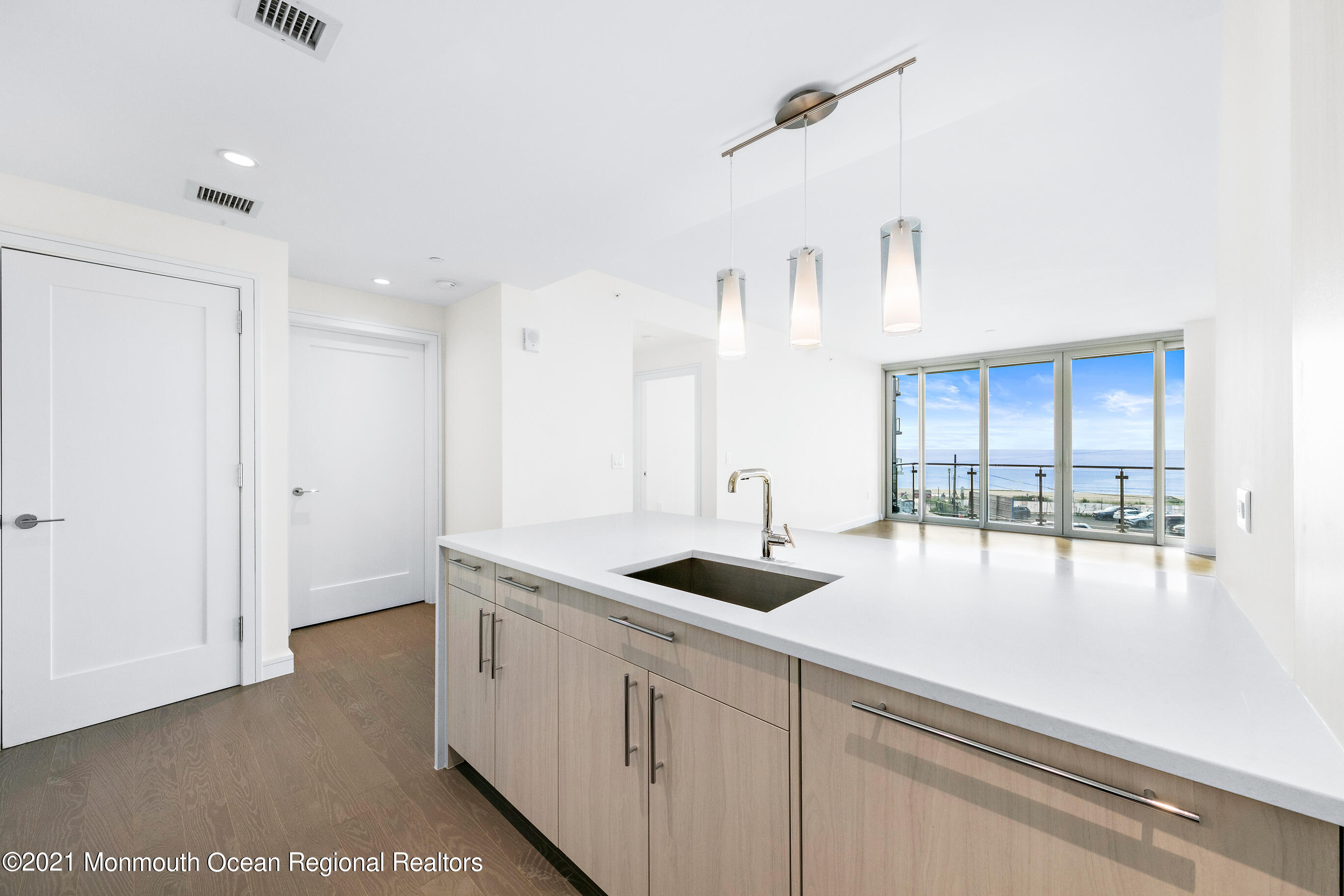 15 Morris Avenue, 317