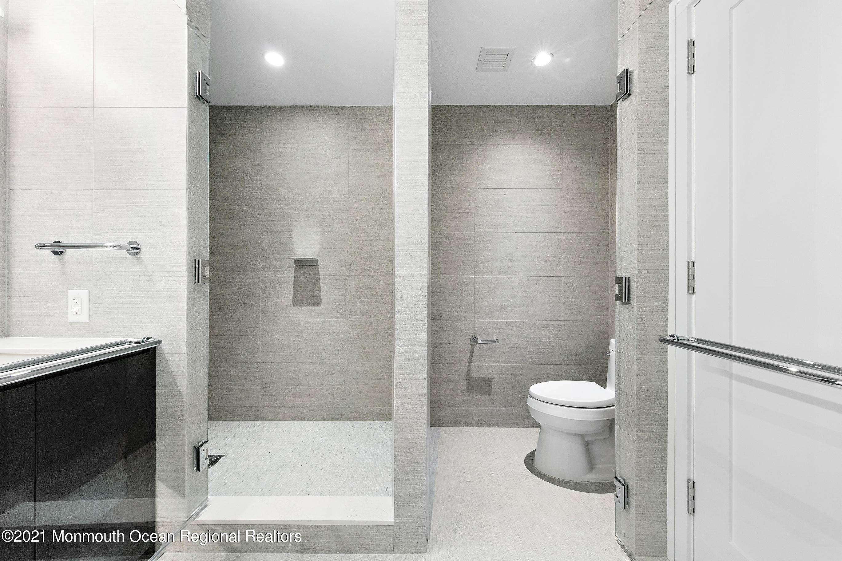 15 Morris Avenue, 317