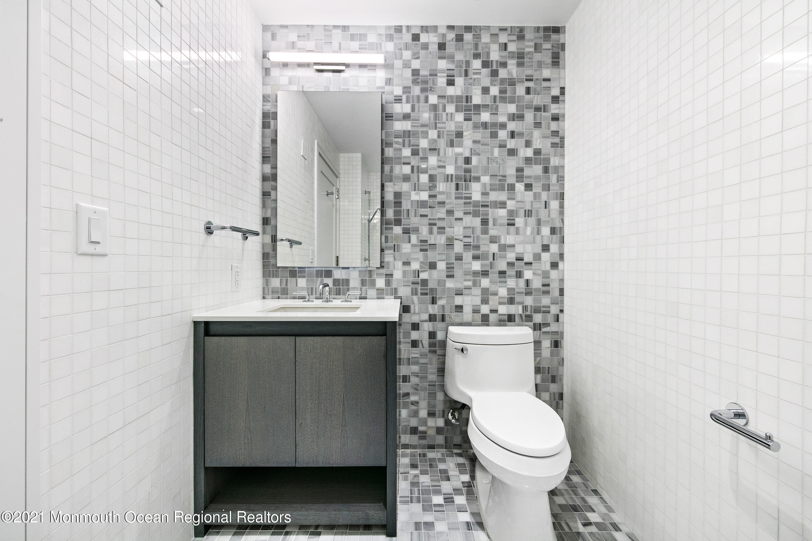 15 Morris Avenue, 317