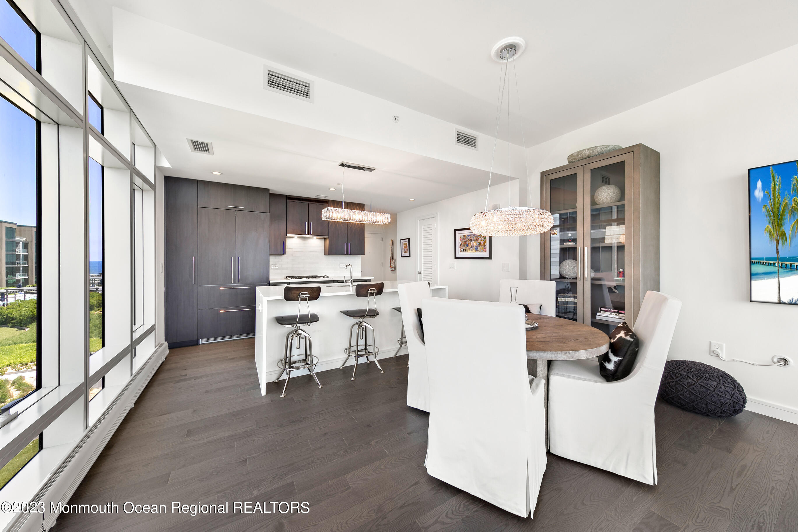 15 Morris Avenue, 401