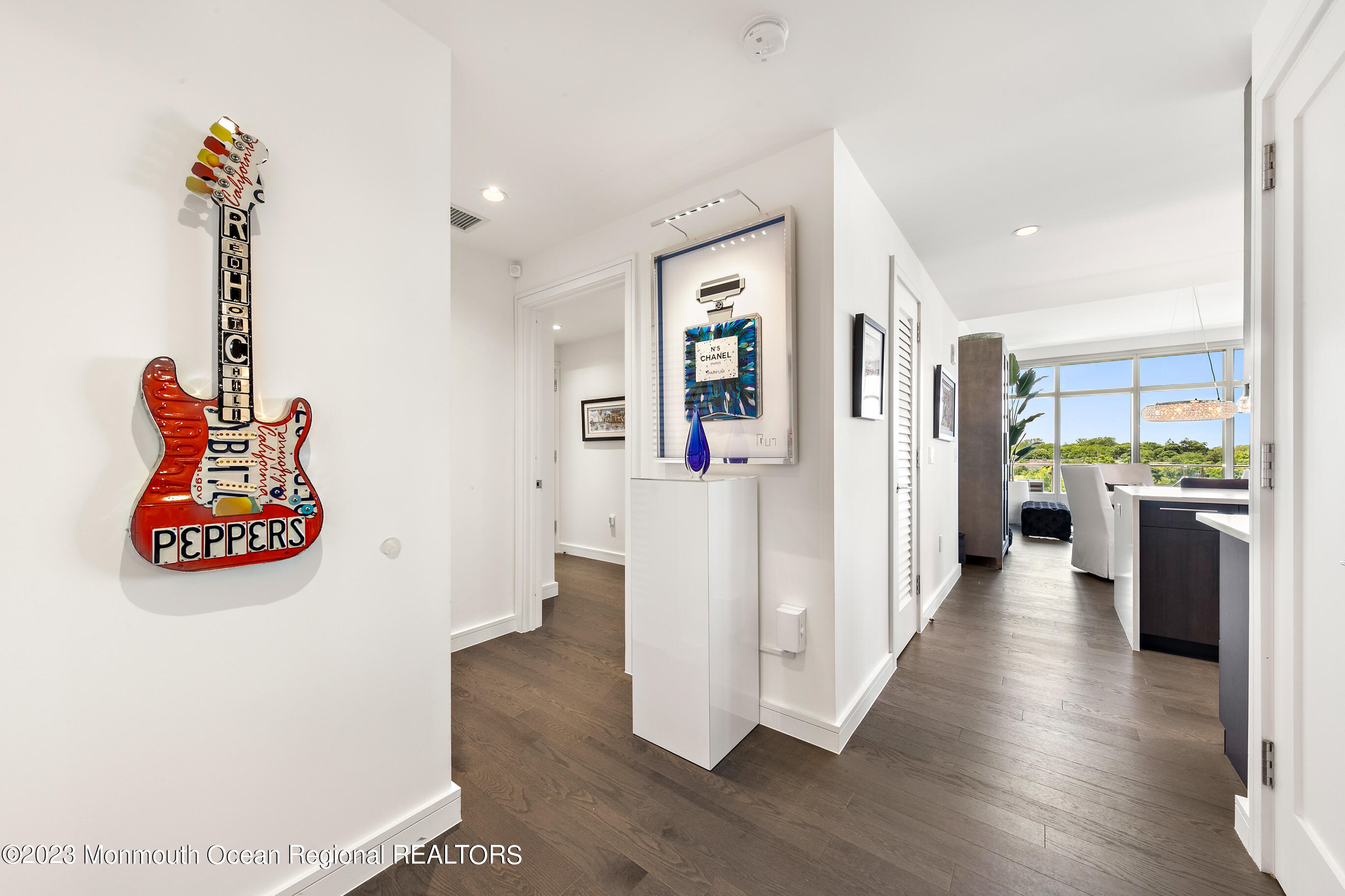 15 Morris Avenue, 401