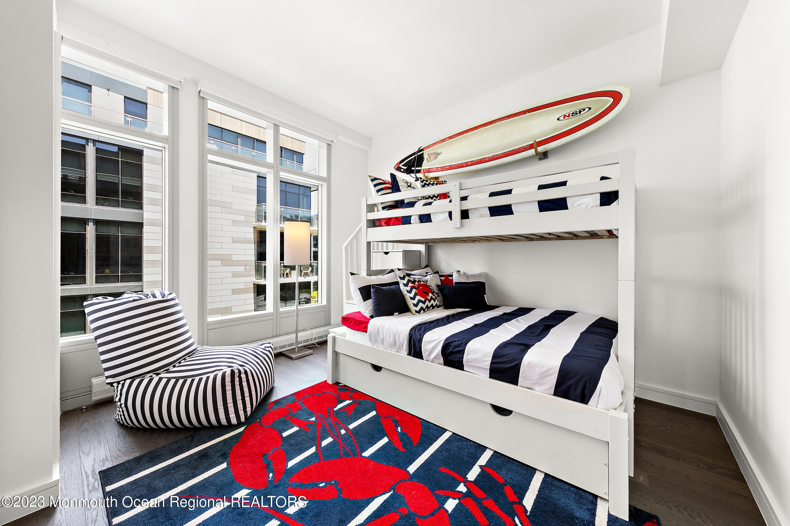 15 Morris Avenue, 401