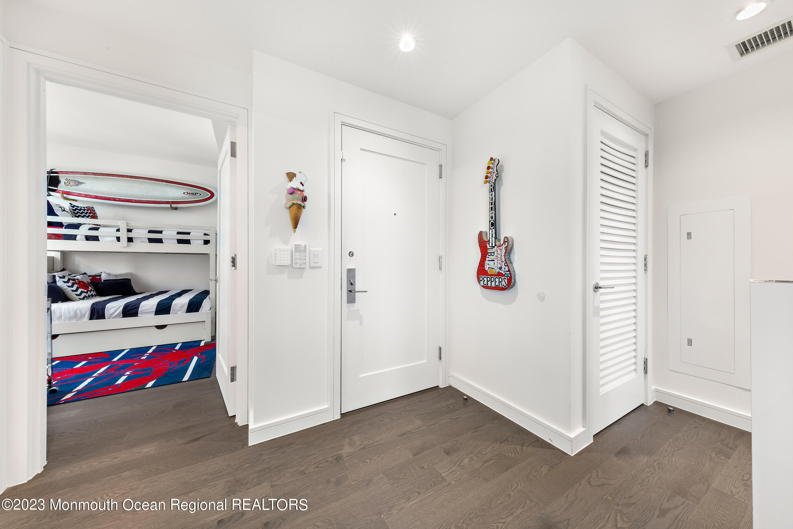 15 Morris Avenue, 401