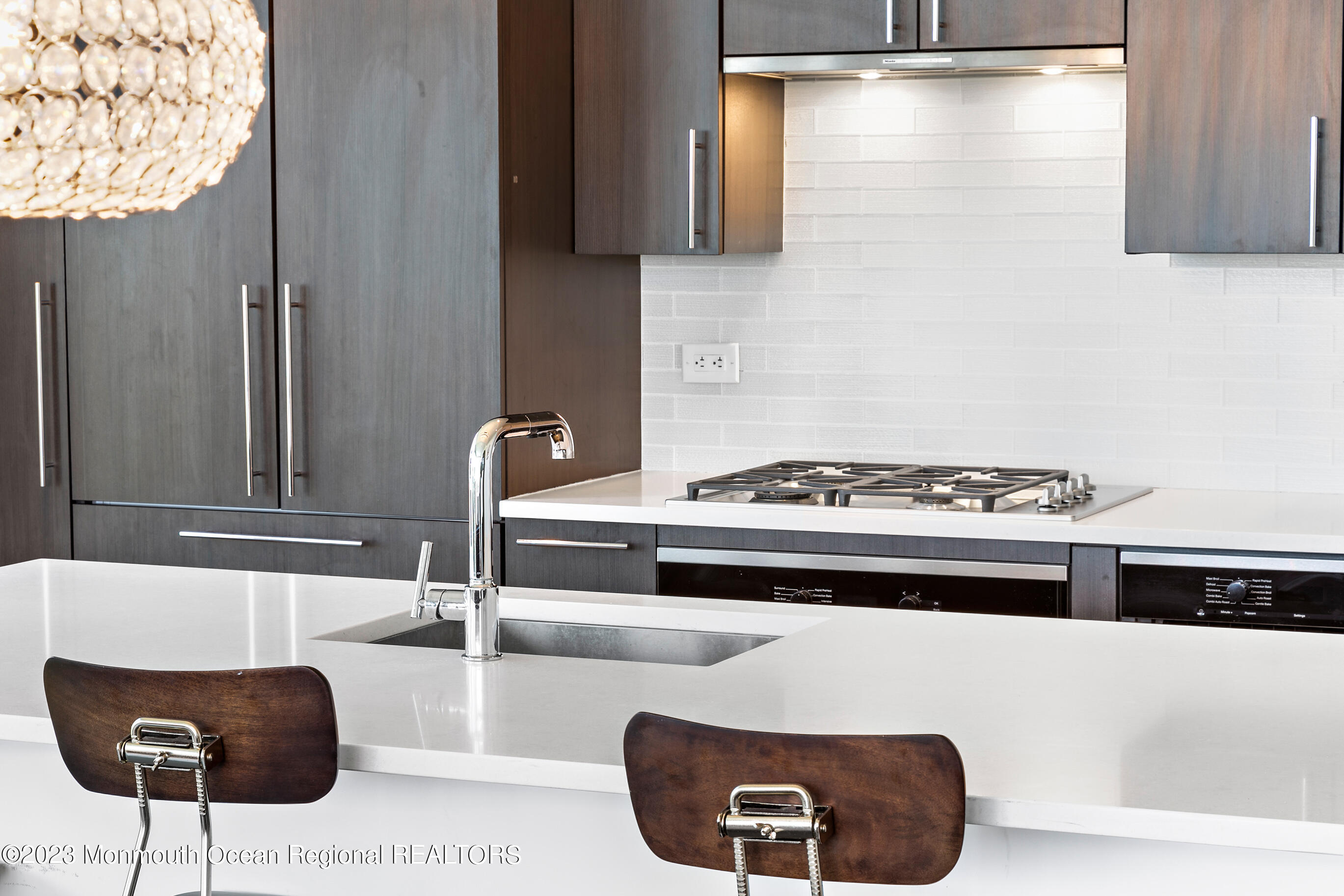 15 Morris Avenue, 401