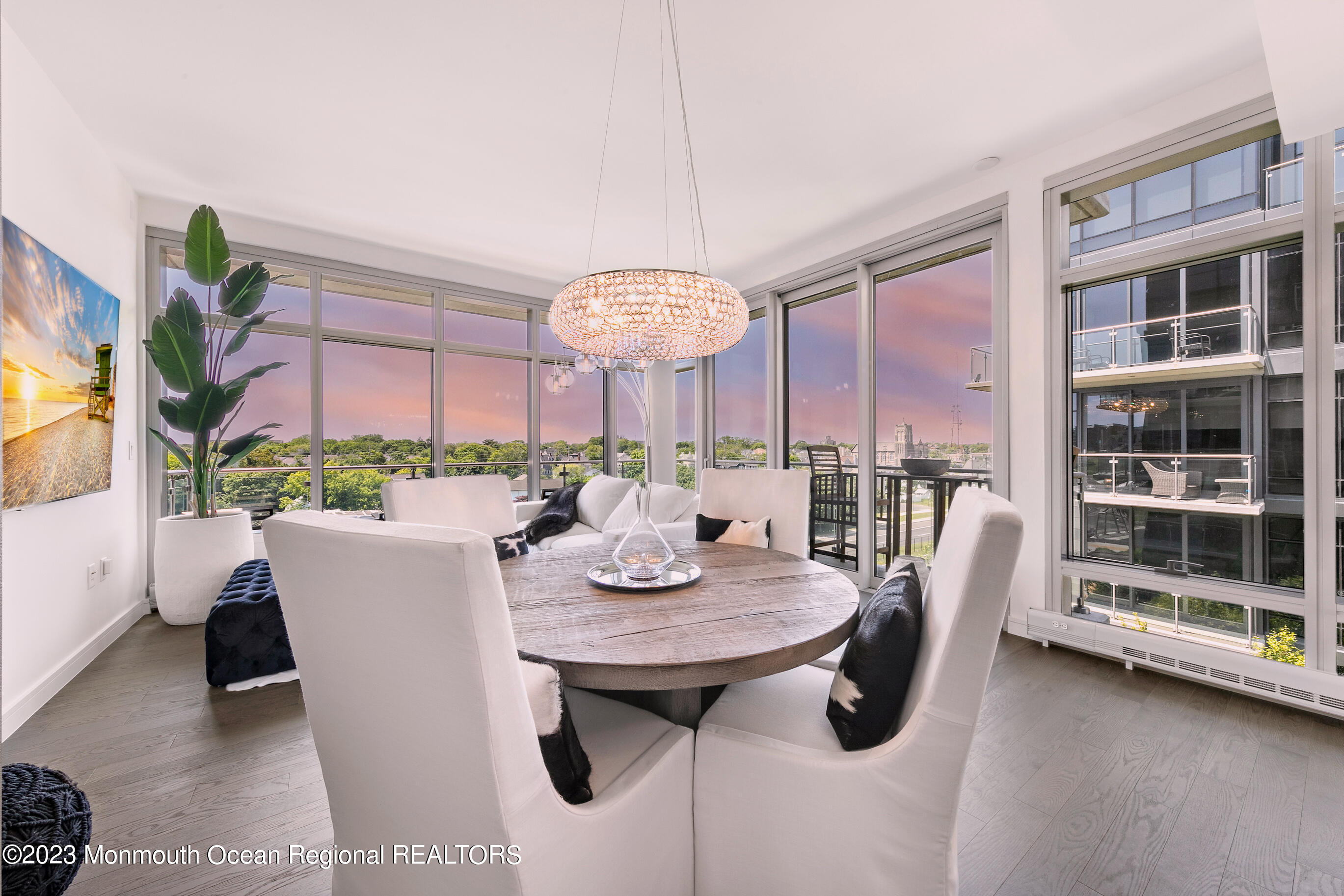 15 Morris Avenue, 401