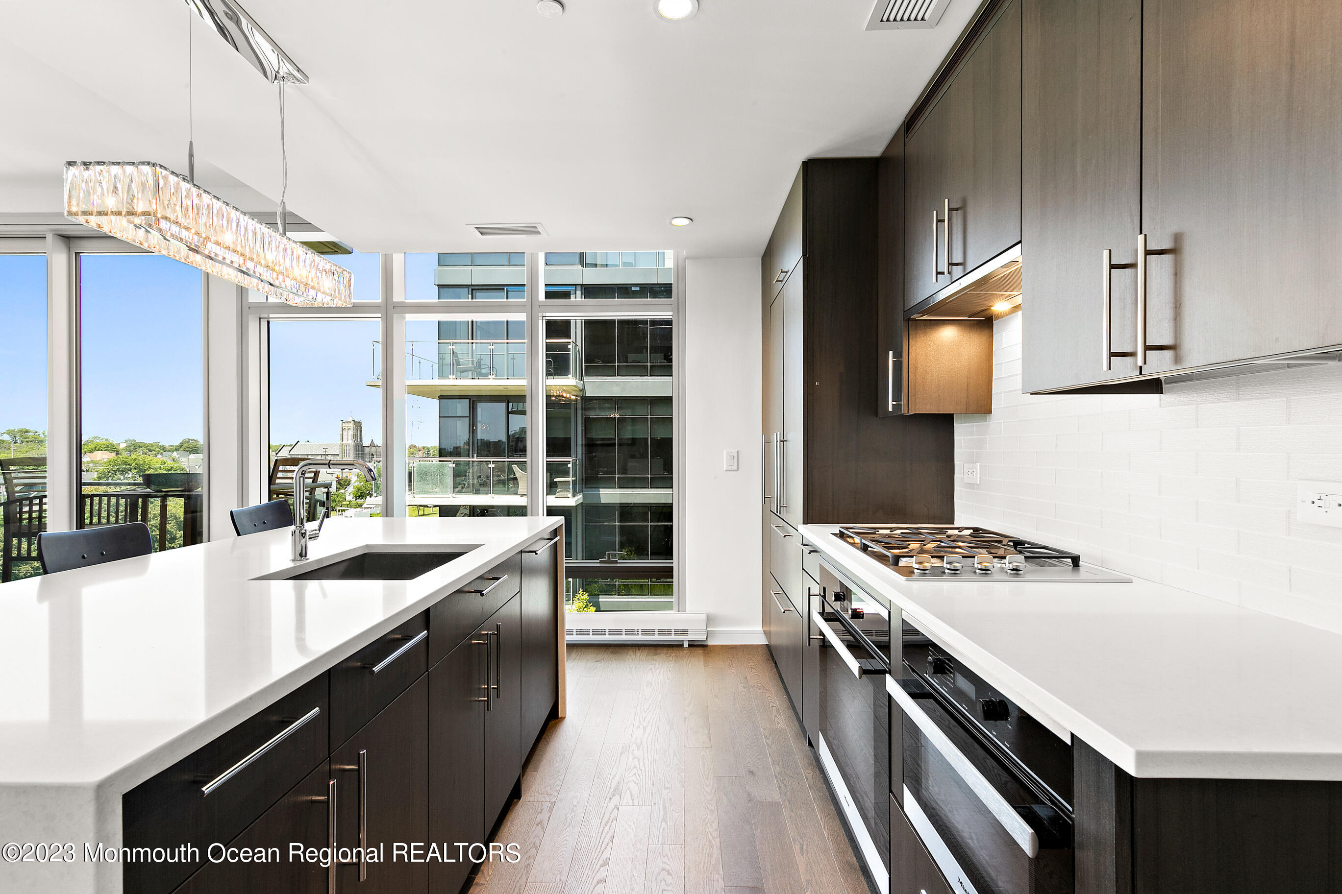 15 Morris Avenue, 401