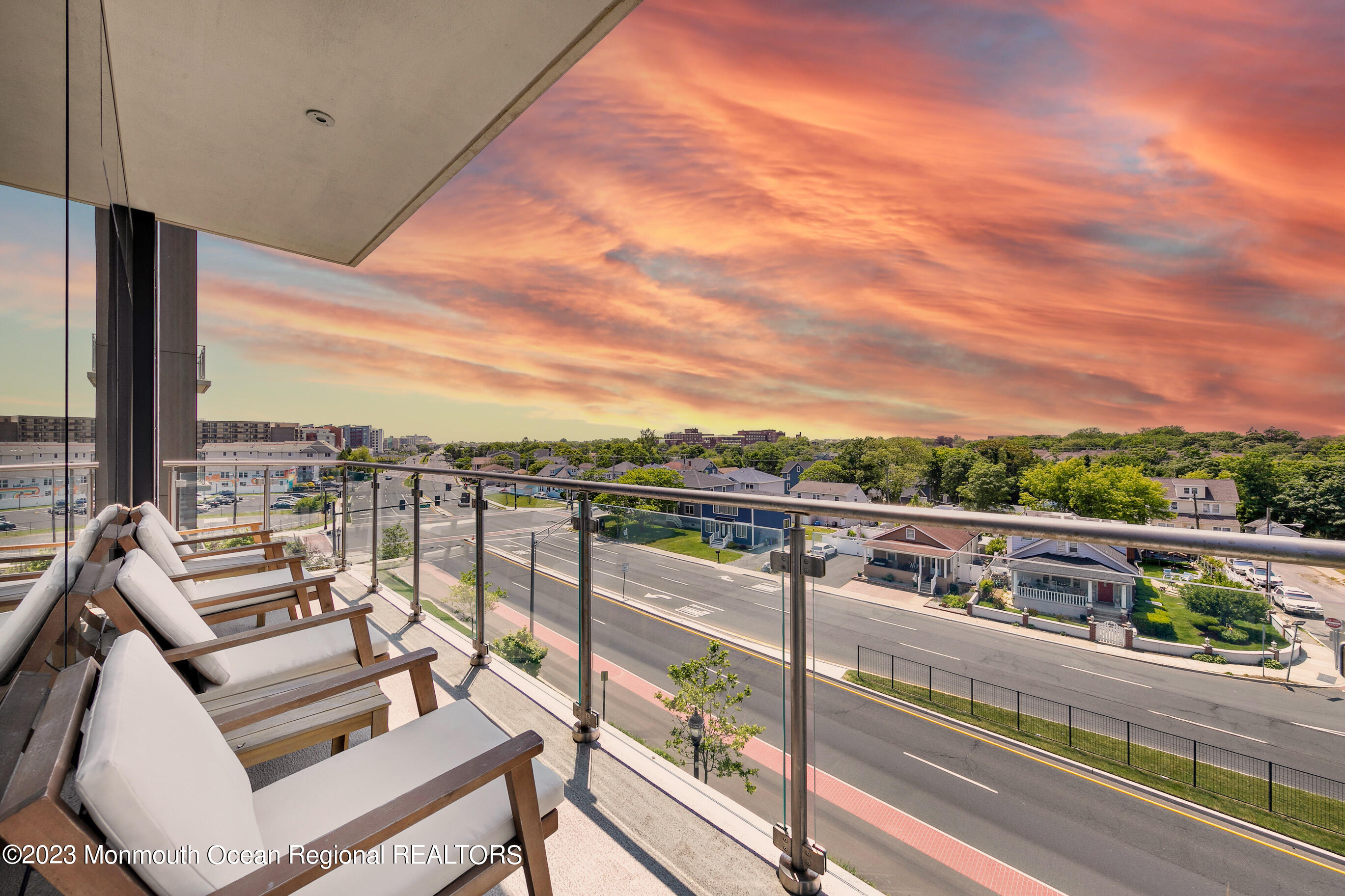 15 Morris Avenue, 401