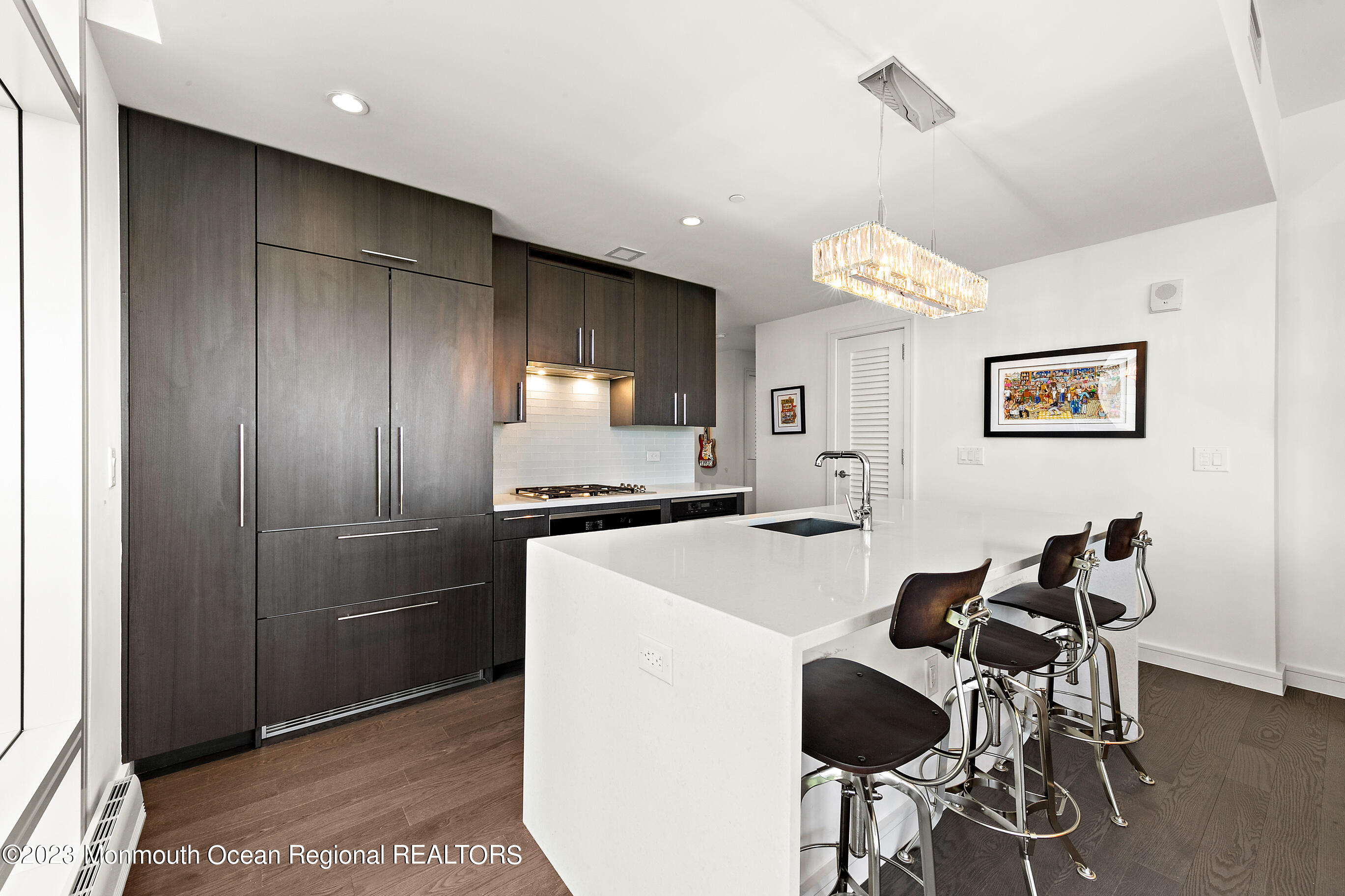 15 Morris Avenue, 401