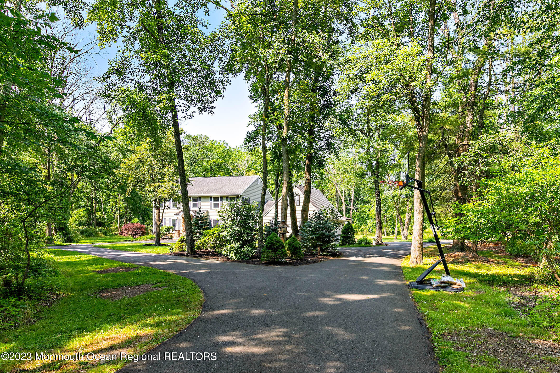 699 Middletown Lincroft Road