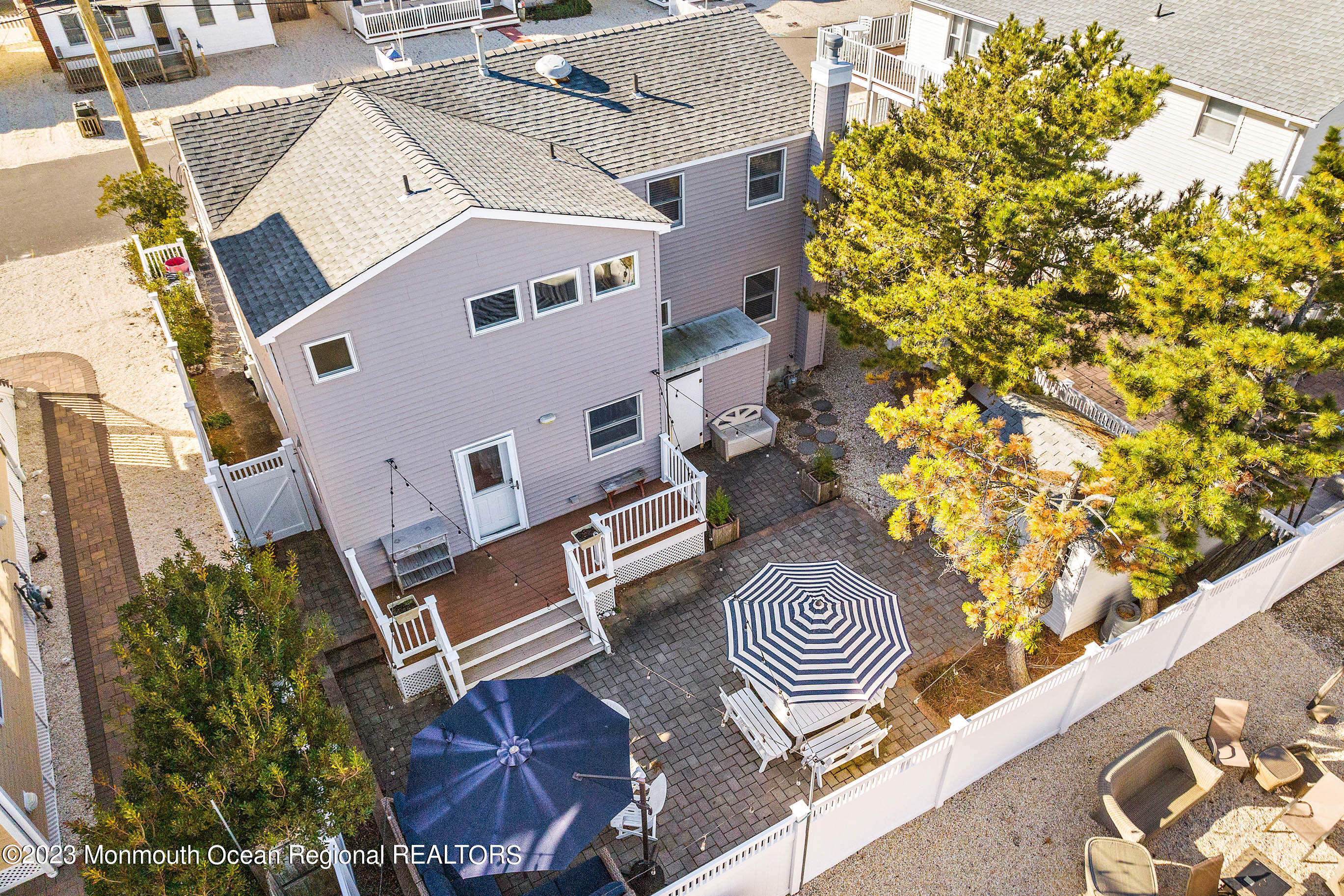 107 E New York Avenue