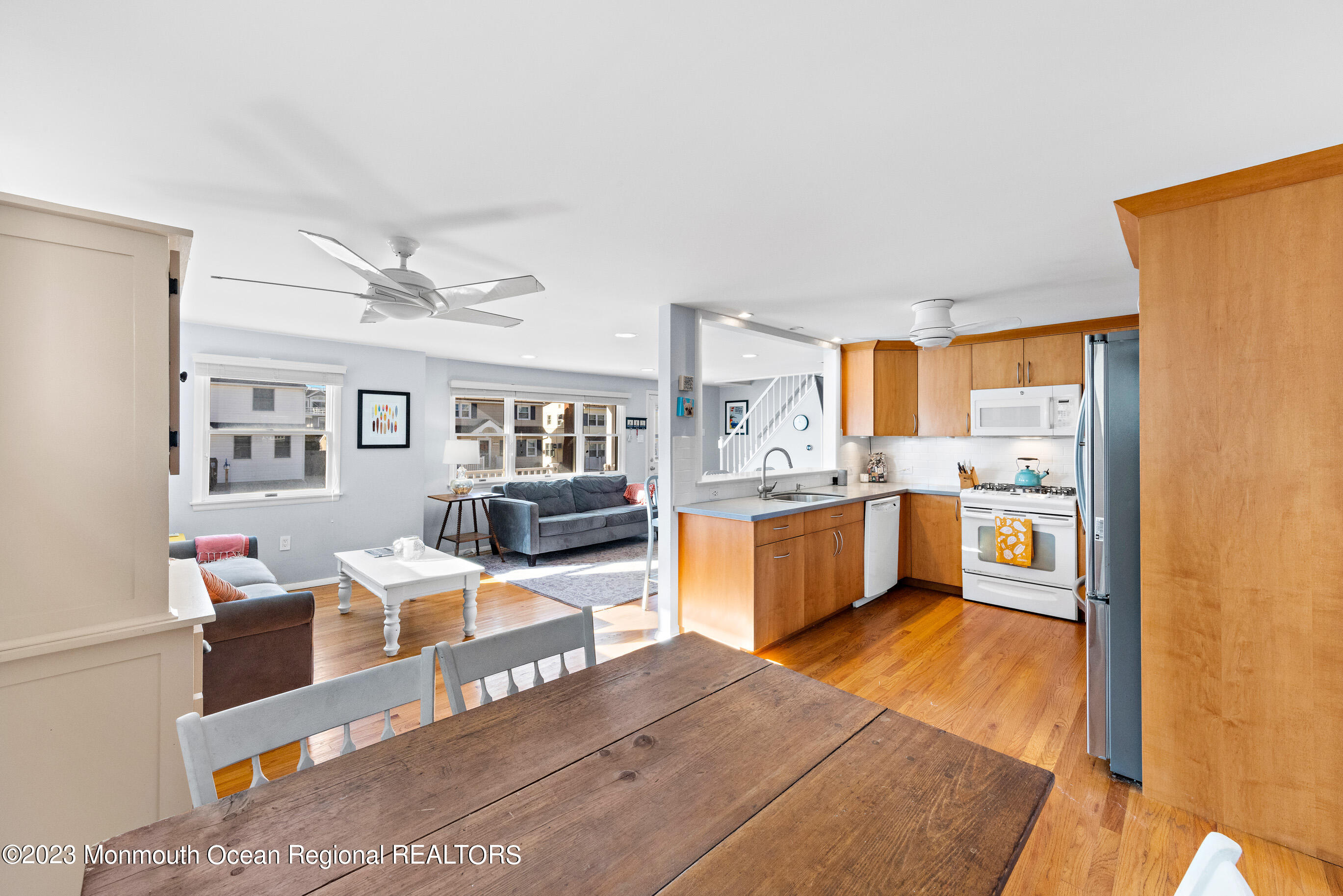 107 E New York Avenue