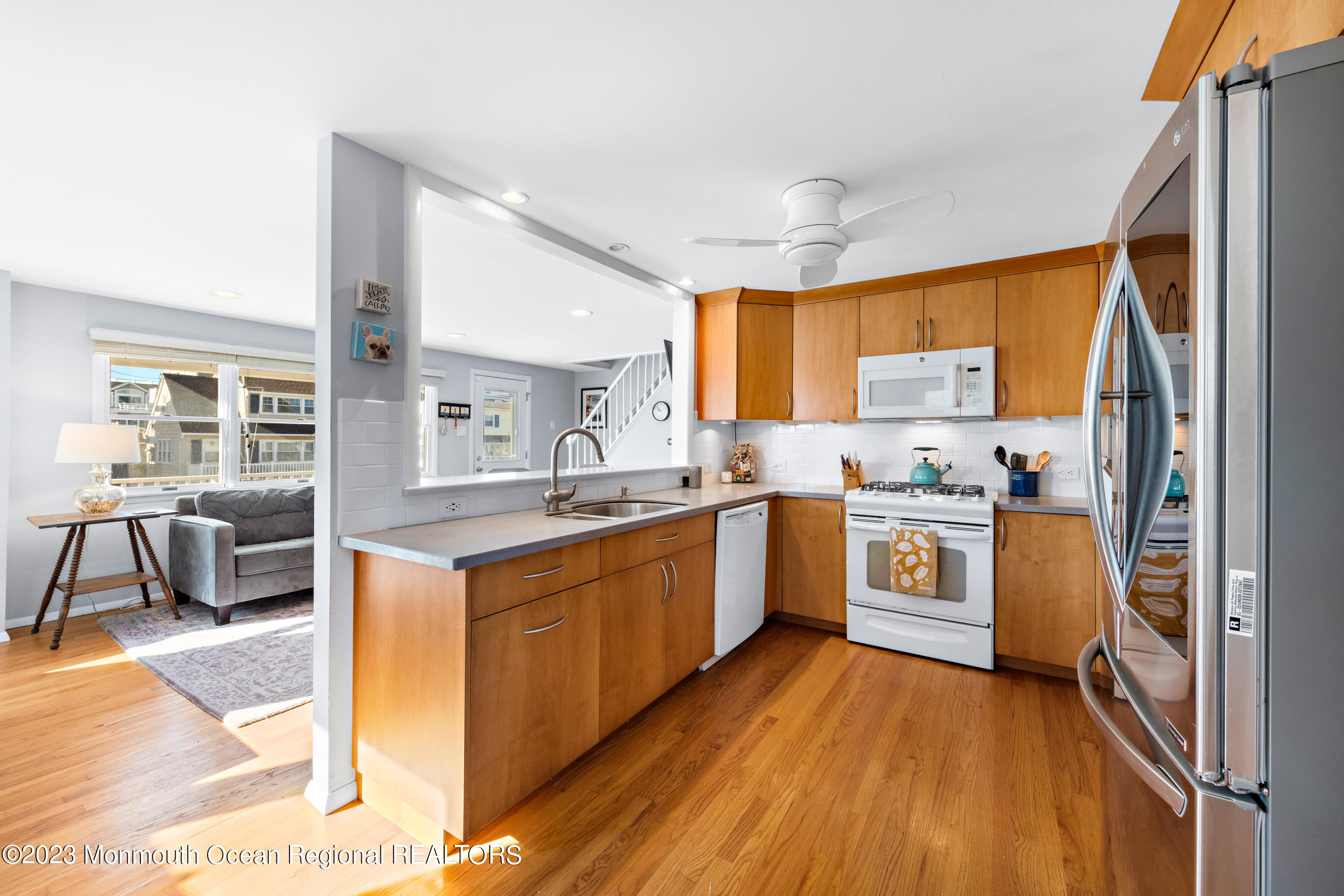 107 E New York Avenue