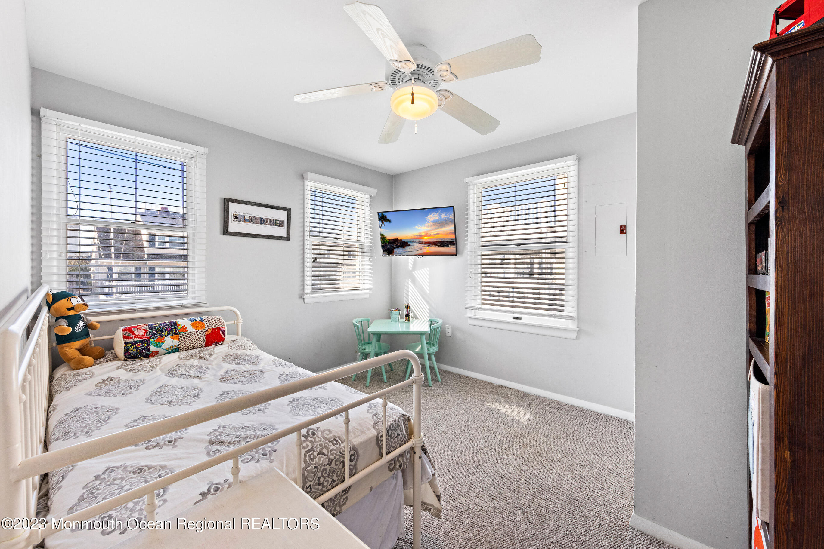 107 E New York Avenue