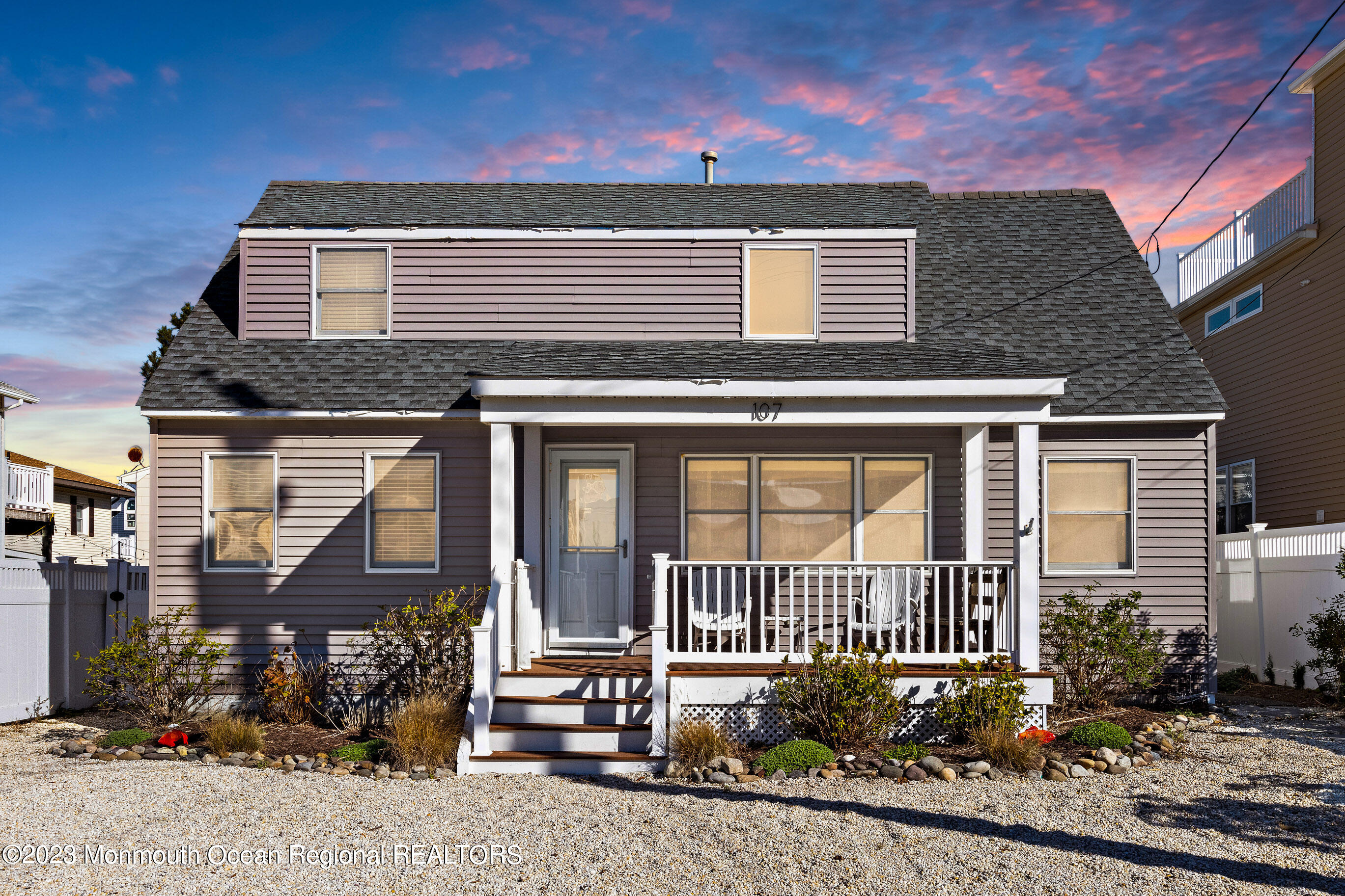 107 E New York Avenue