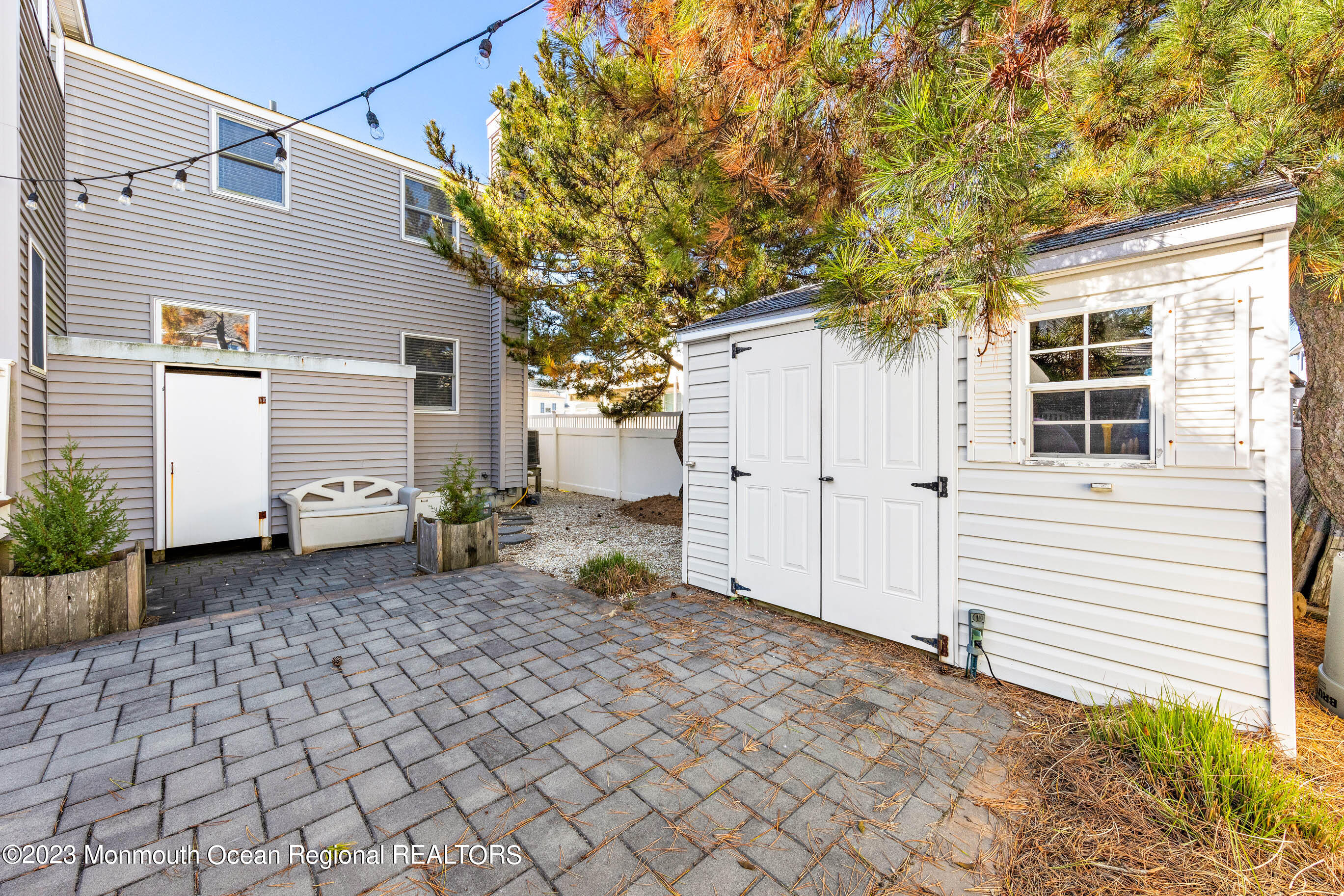 107 E New York Avenue