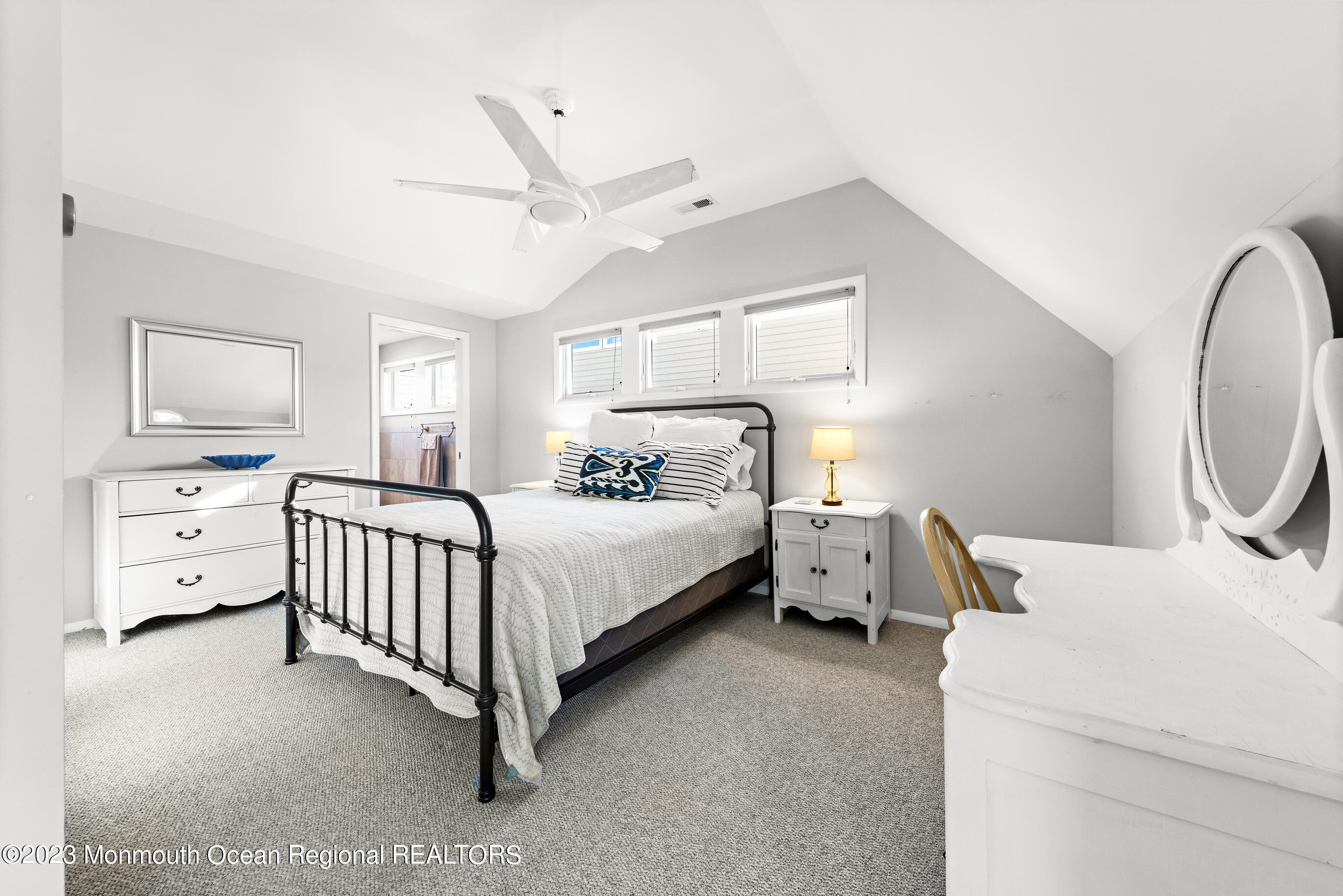 107 E New York Avenue