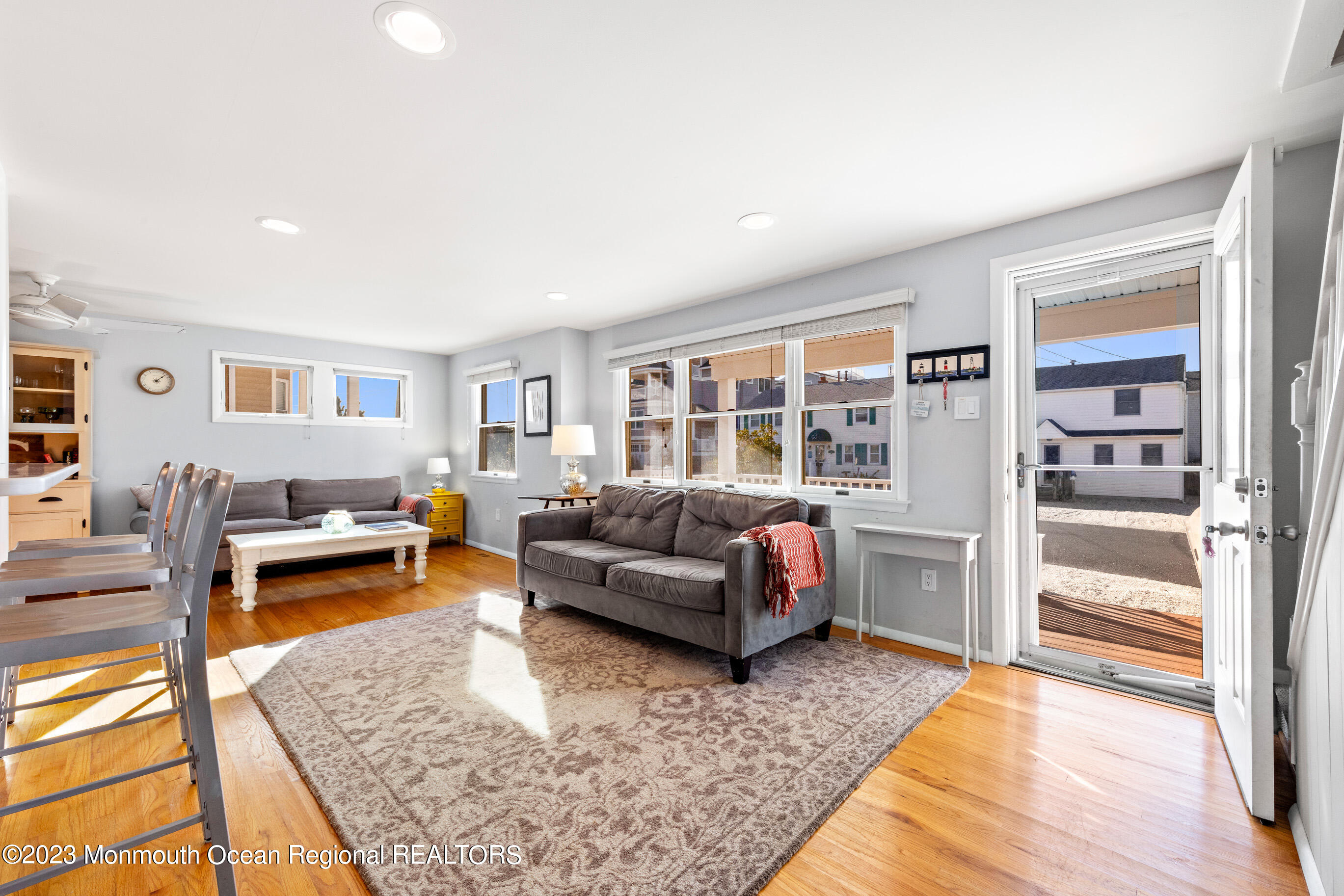 107 E New York Avenue