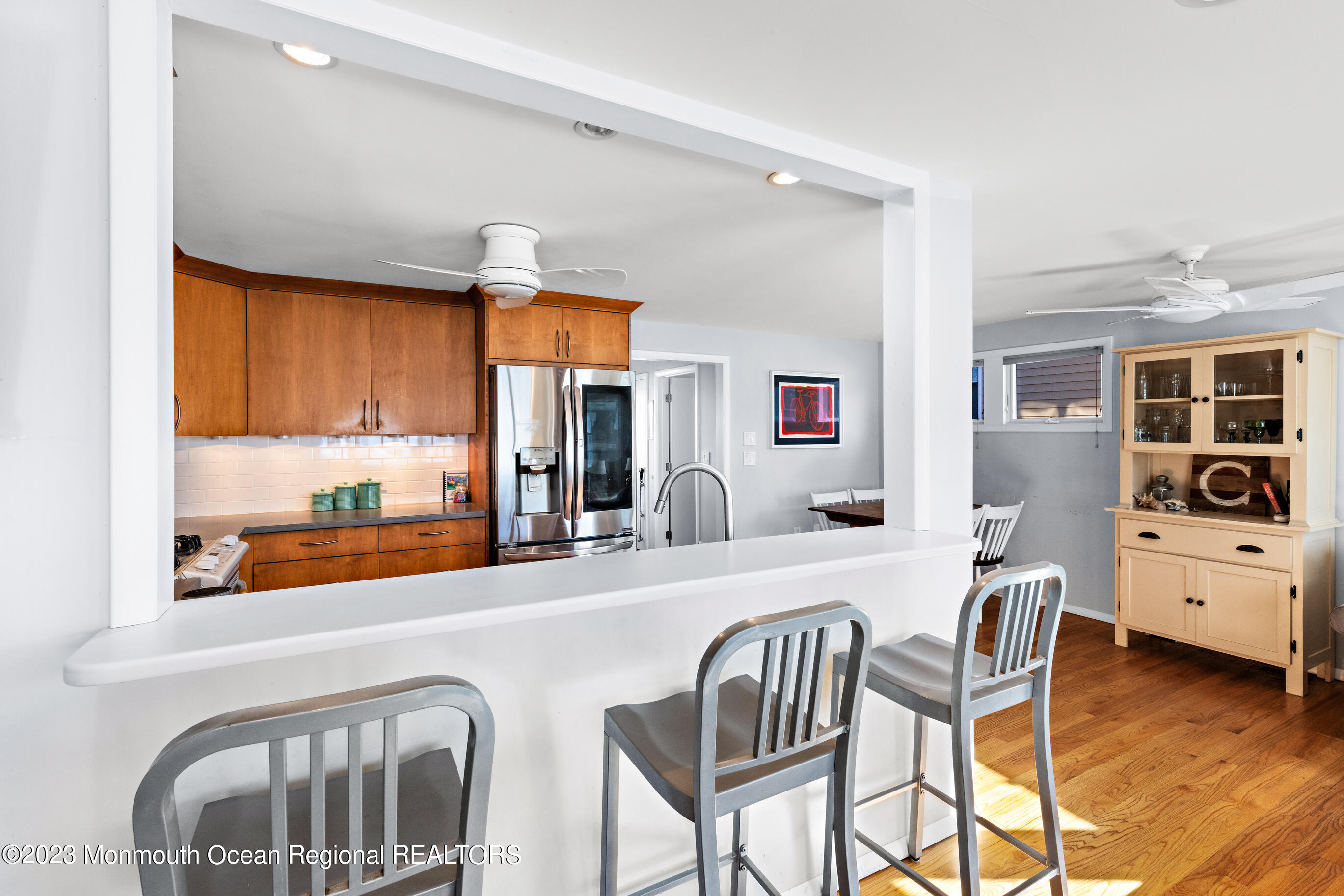 107 E New York Avenue