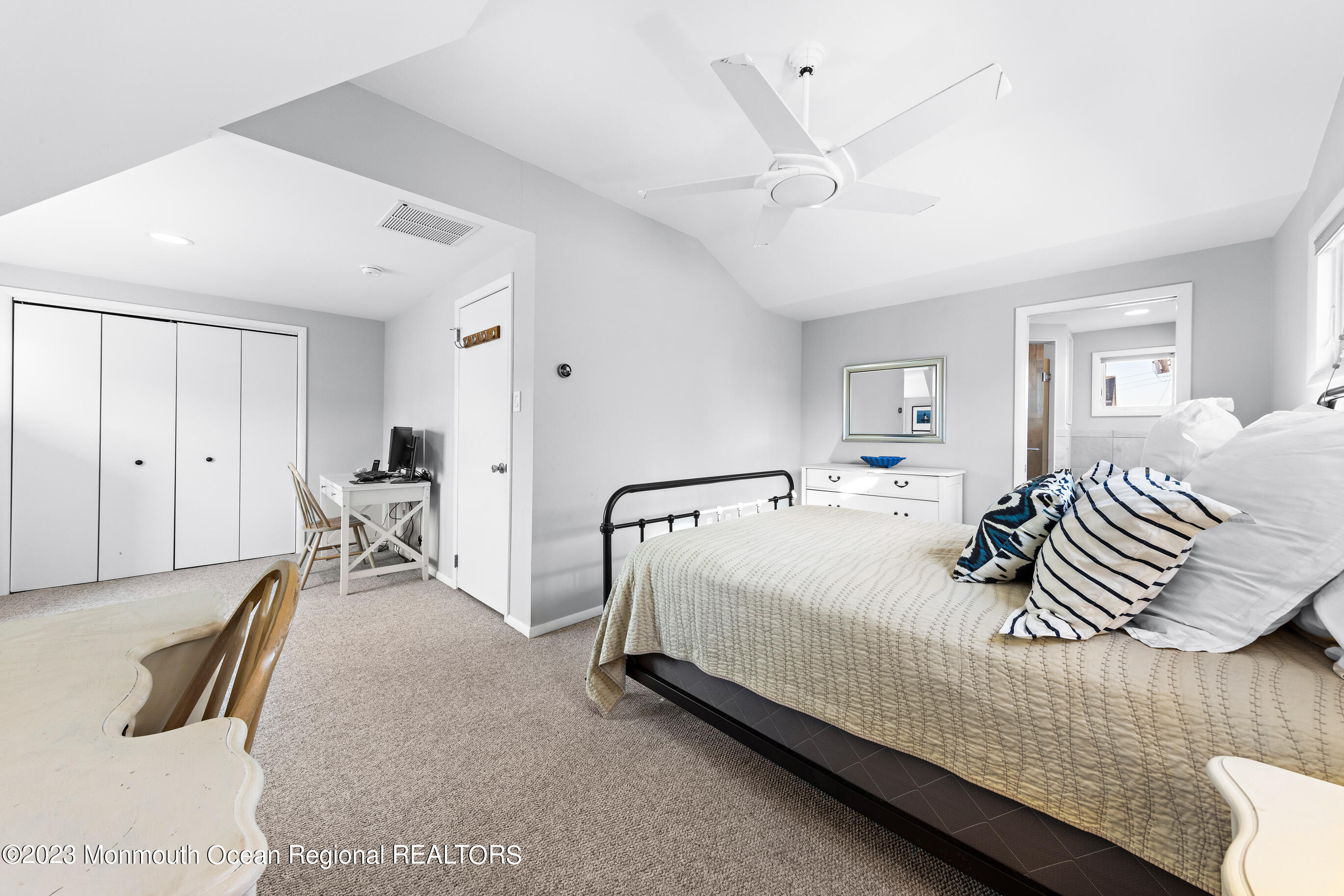 107 E New York Avenue