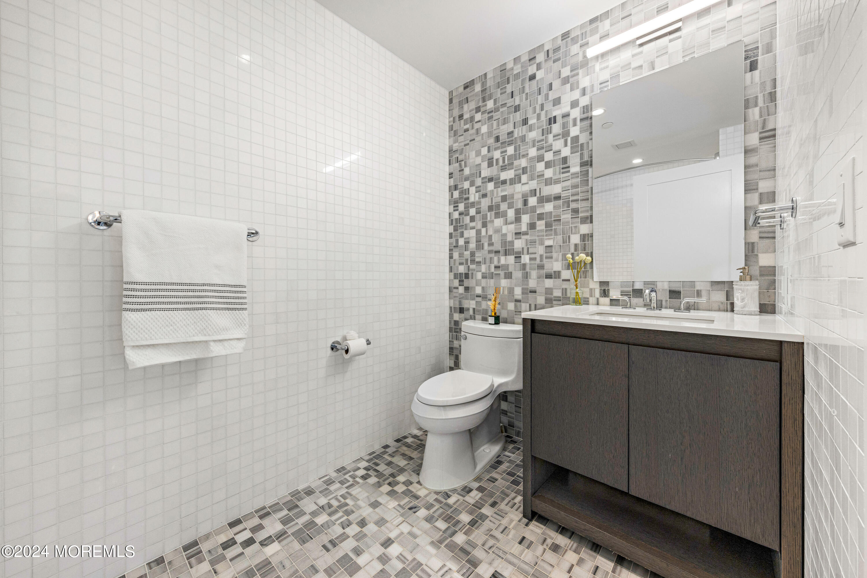 30 Melrose Terrace, 512