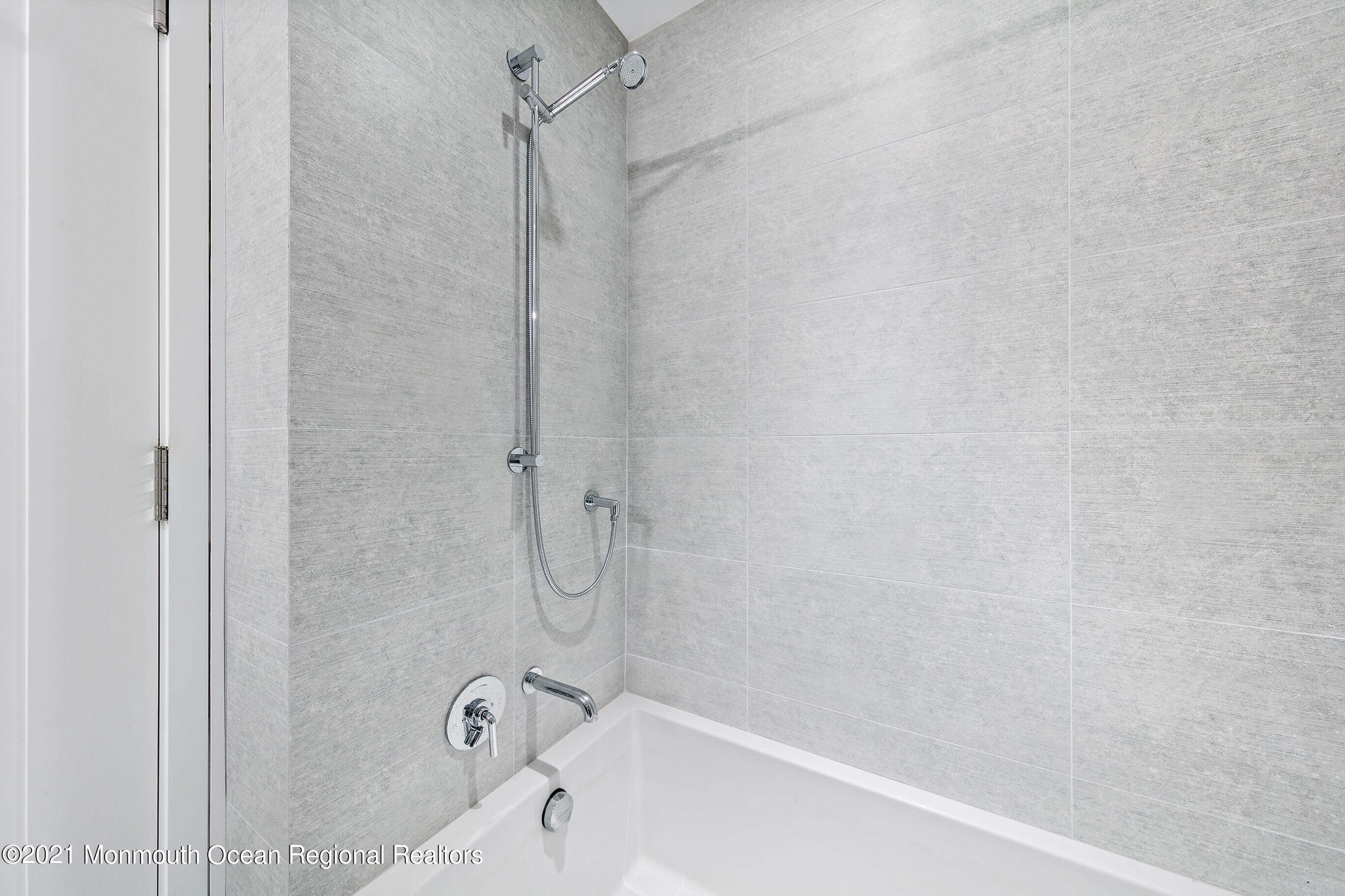 15 Morris Avenue, 508 ANNUAL