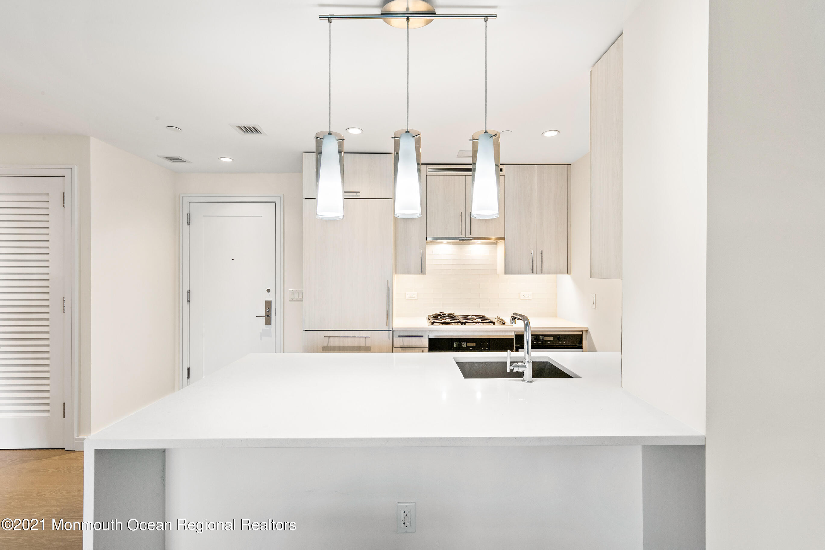 15 Morris Avenue, 508 ANNUAL