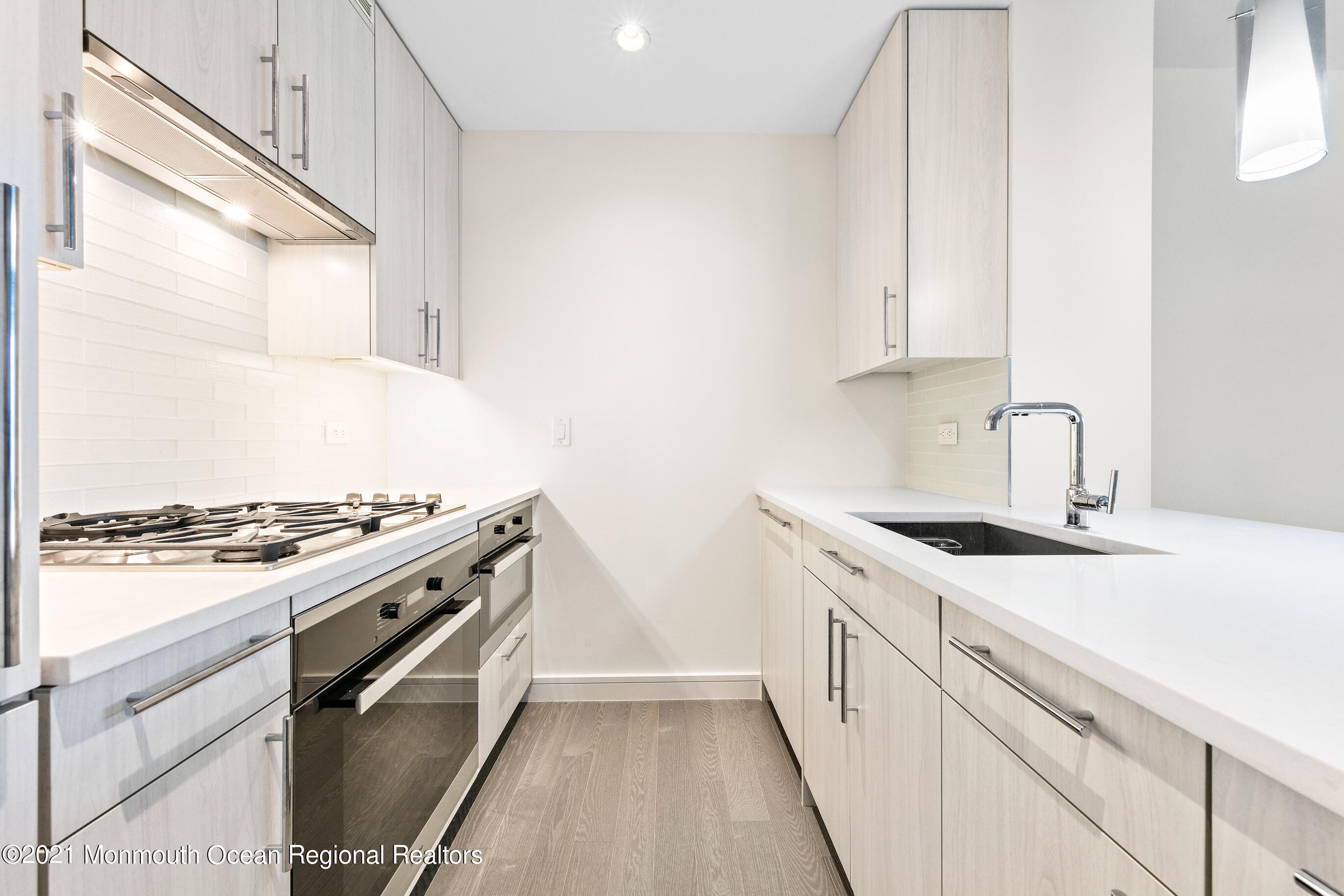 15 Morris Avenue, 508 ANNUAL