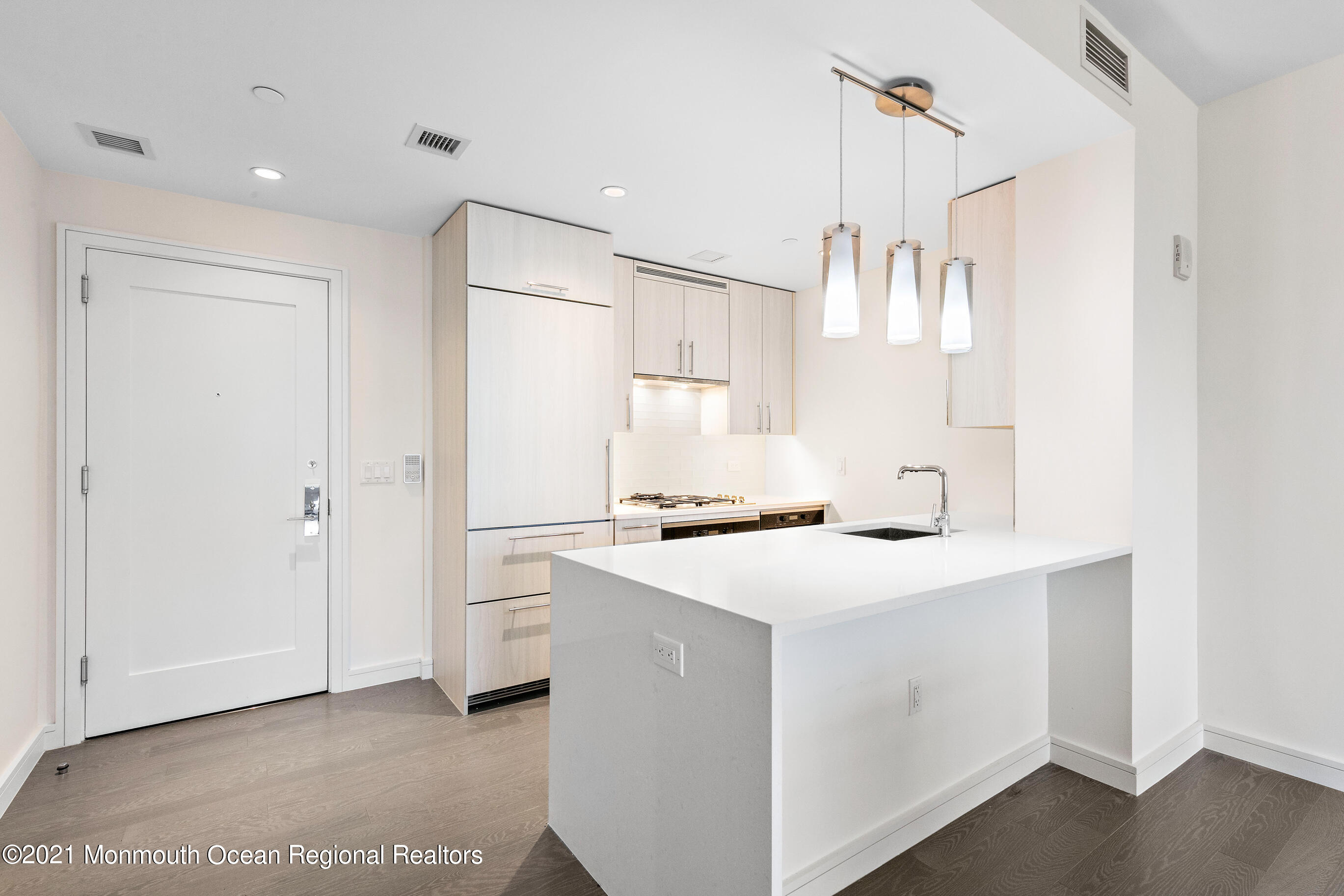 15 Morris Avenue, 508 ANNUAL