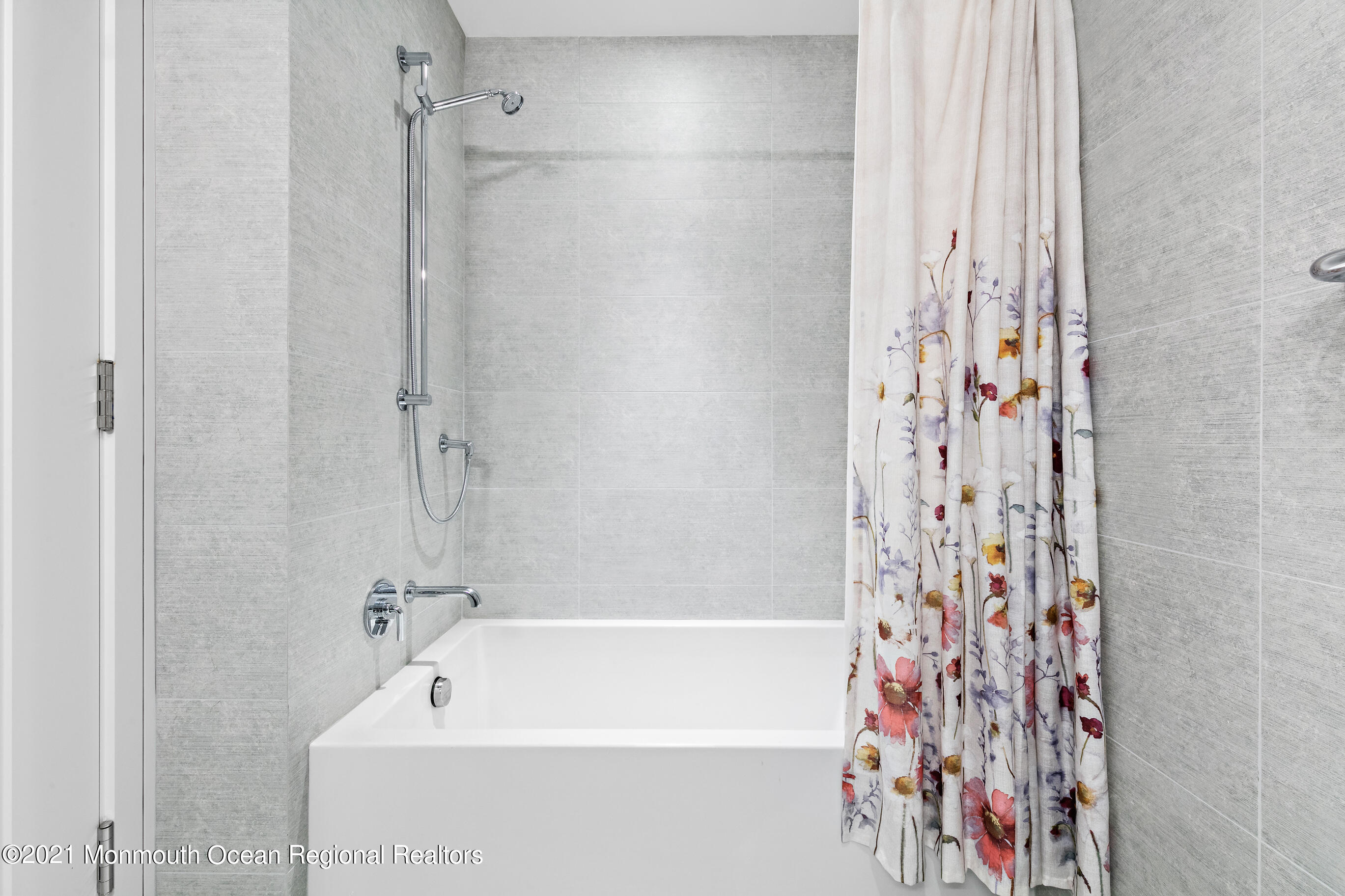 15 Morris Avenue, 508 ANNUAL