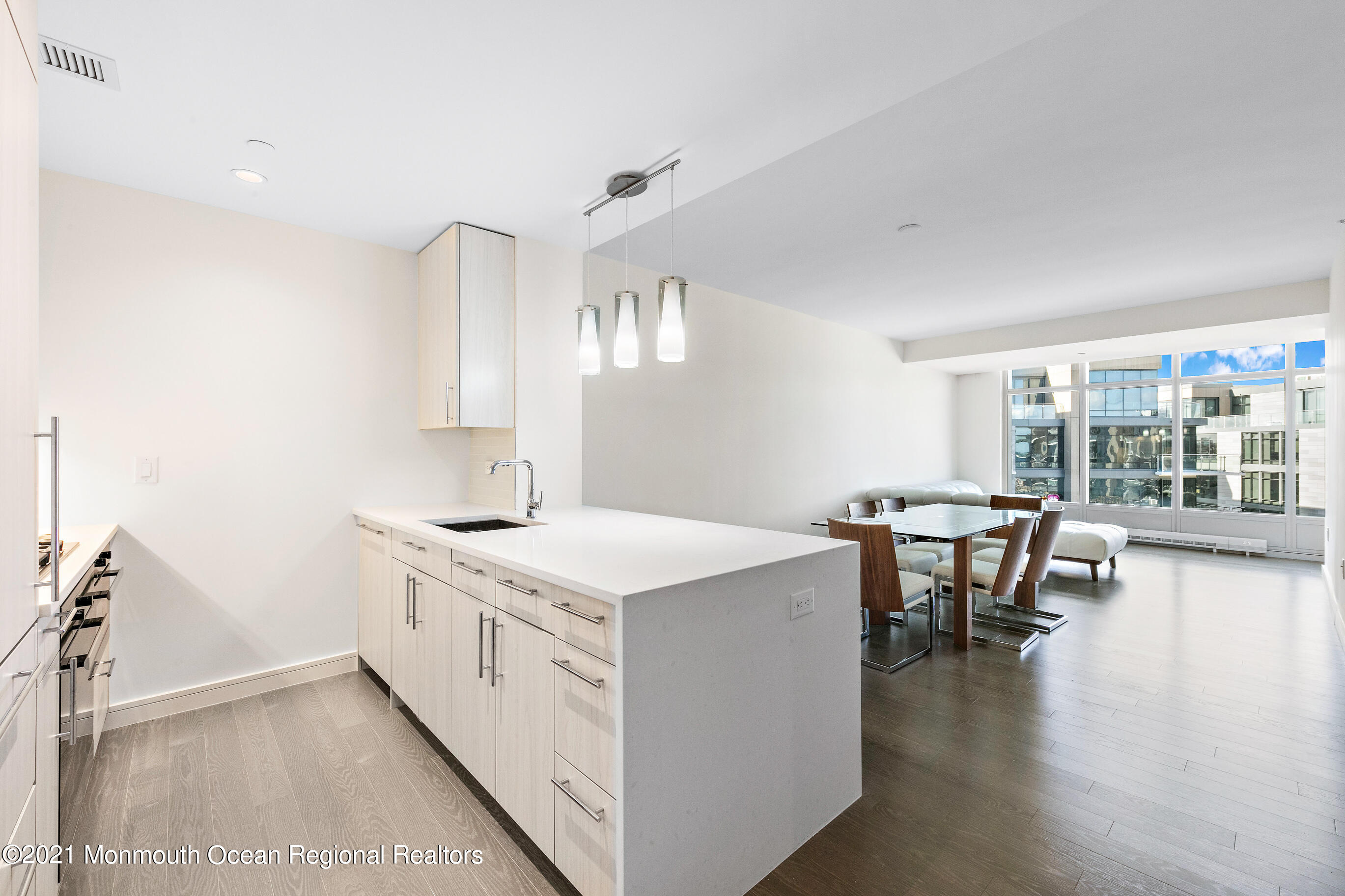 15 Morris Avenue, 508 ANNUAL