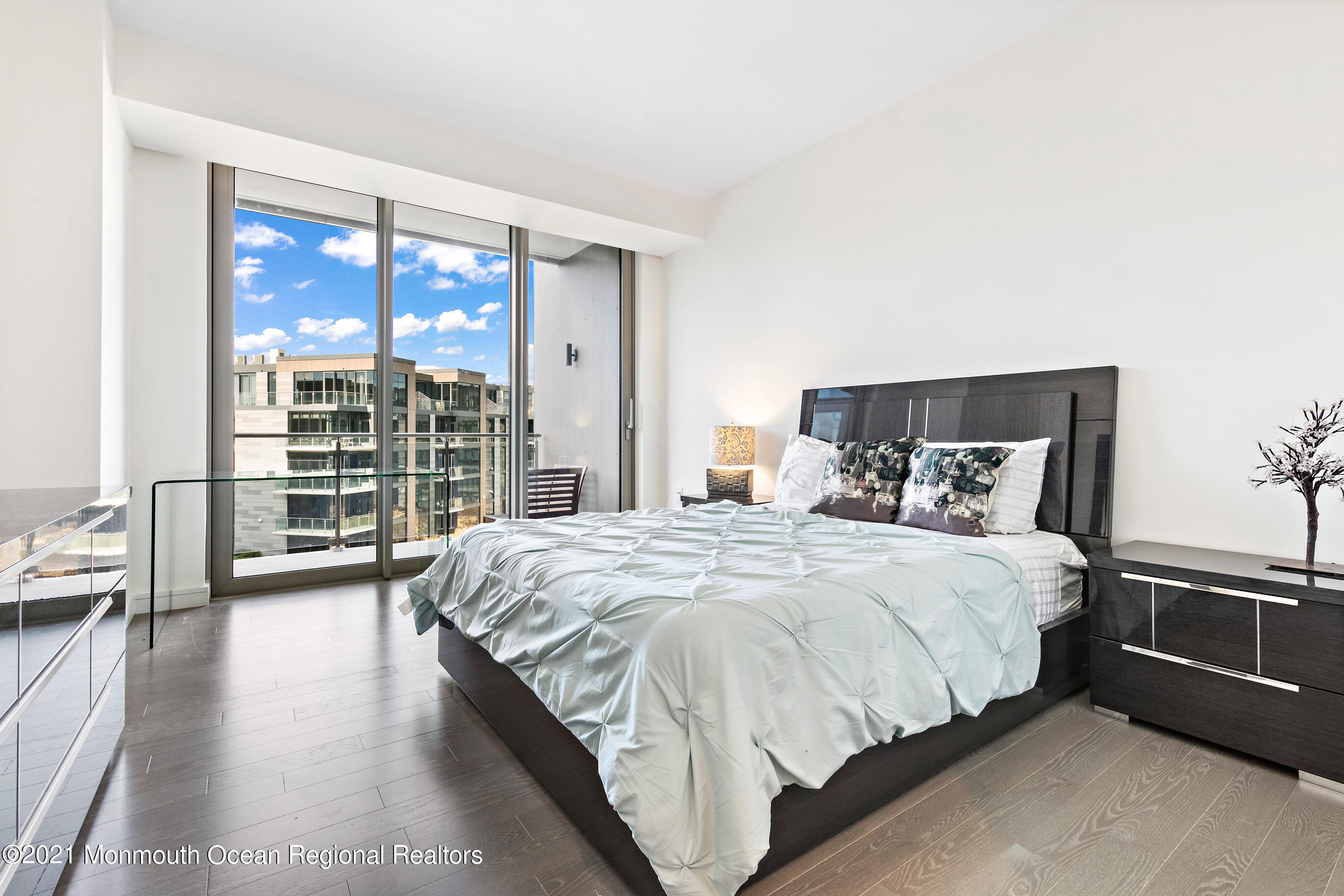 15 Morris Avenue, 508 ANNUAL