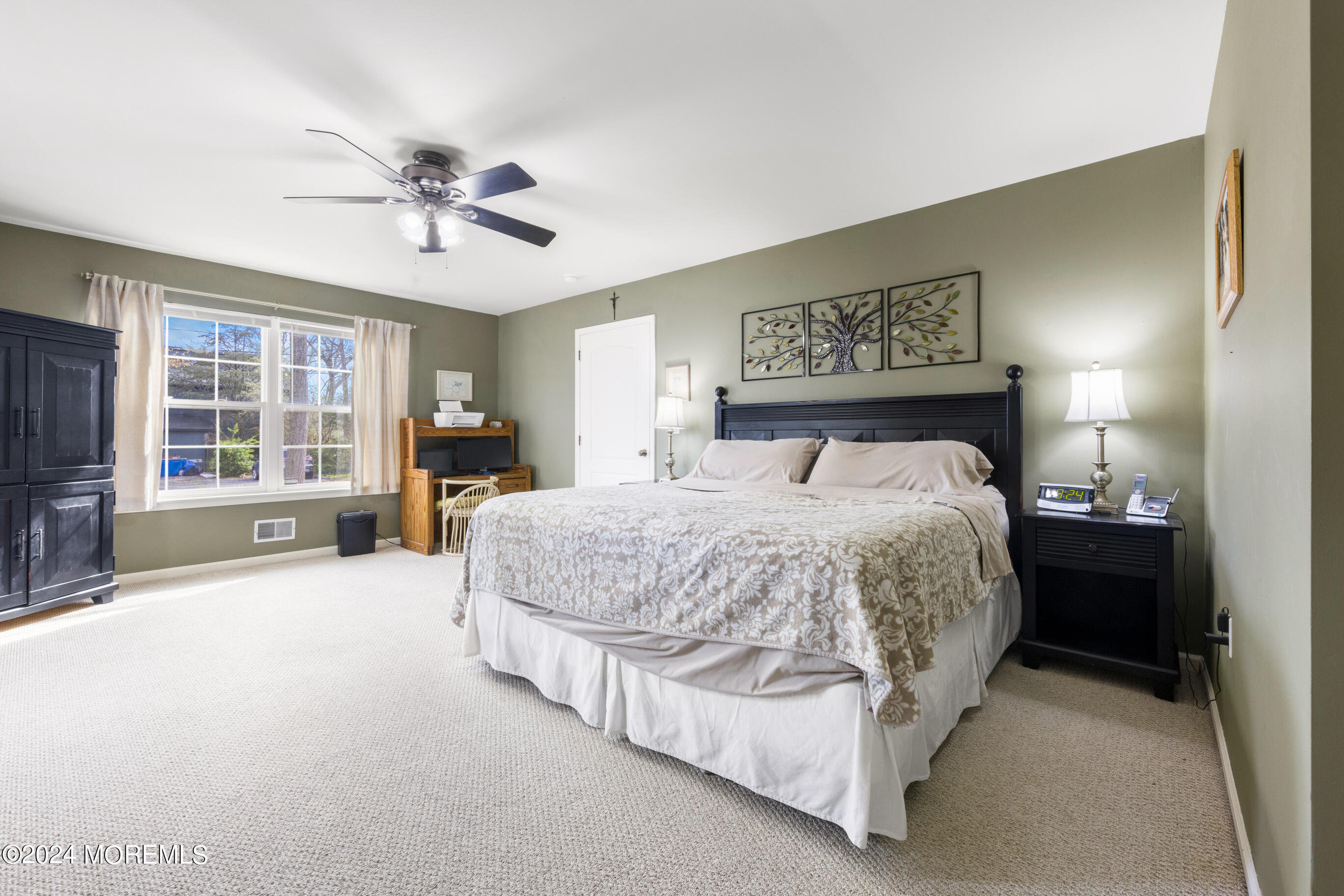 275 S Lakeshore Drive